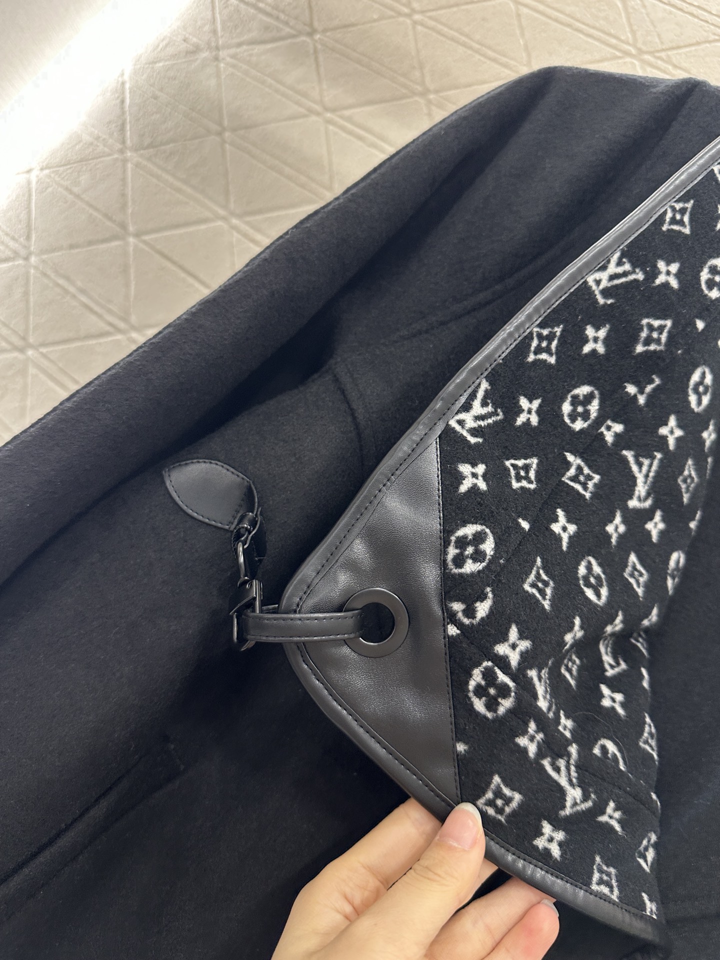 Louis Vuitton Wool Blend Overcoat with Leather Trim and Monogram Detail 8 i1756387573744 522 0 5