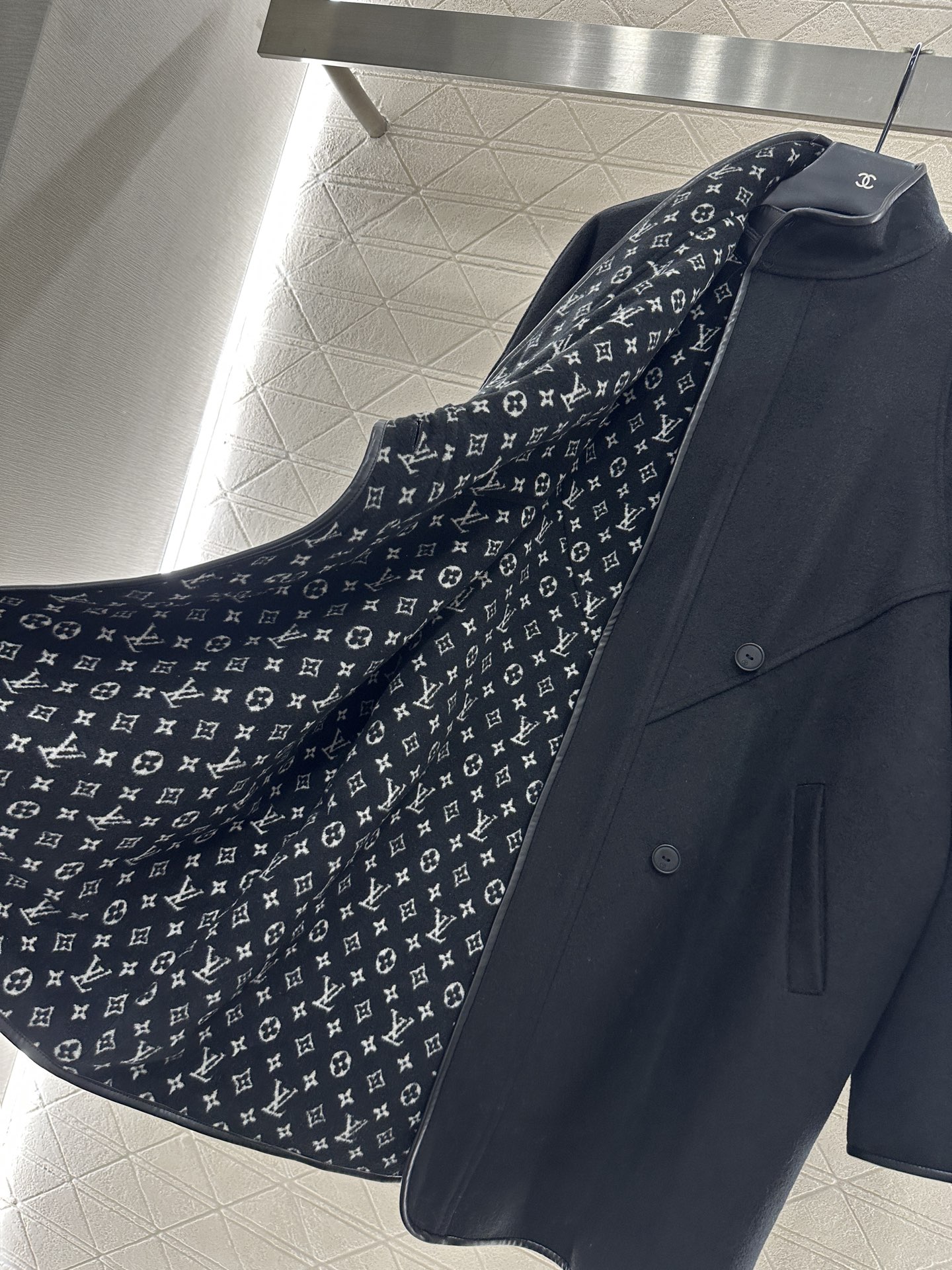 Louis Vuitton Wool Blend Overcoat with Leather Trim and Monogram Detail 6 i1756387573834 1702 0 6