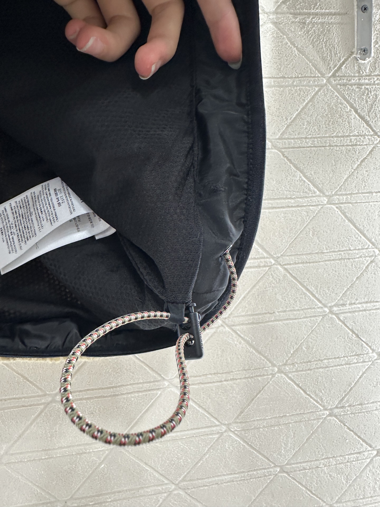 ♥BBR♥2025新品上架
   泰迪毛绒拉链马甲
通体饰以泰迪毛绒材质 质感柔软舒适 时髦洋气 立领马