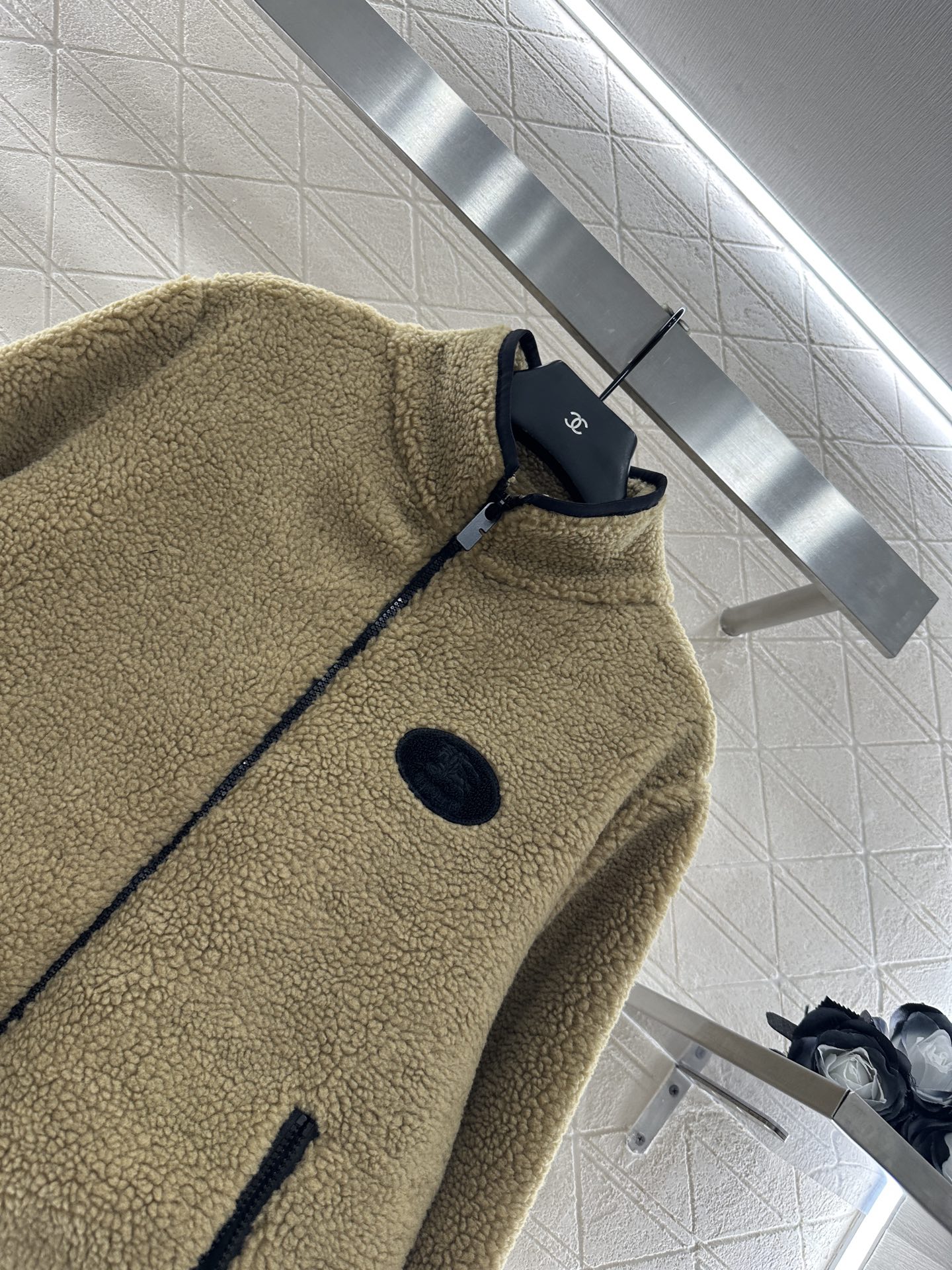 ♥BBR♥2025新品上架
   泰迪毛绒拉链羽绒外套
通体饰以泰迪毛绒材质 质感柔软舒适 时髦洋气 立