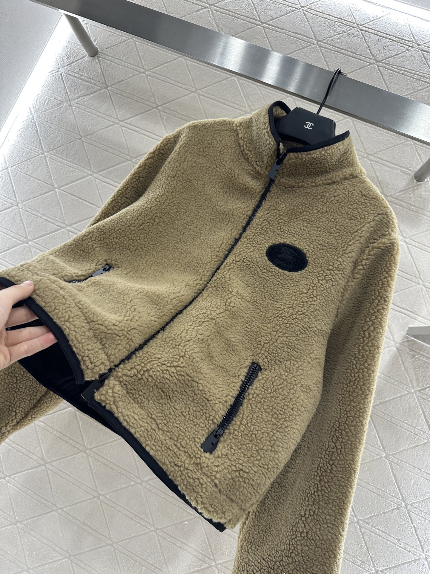 ♥BBR♥2025新品上架
   泰迪毛绒拉链羽绒外套
通体饰以泰迪毛绒材质 质感柔软舒适 时髦洋气 立