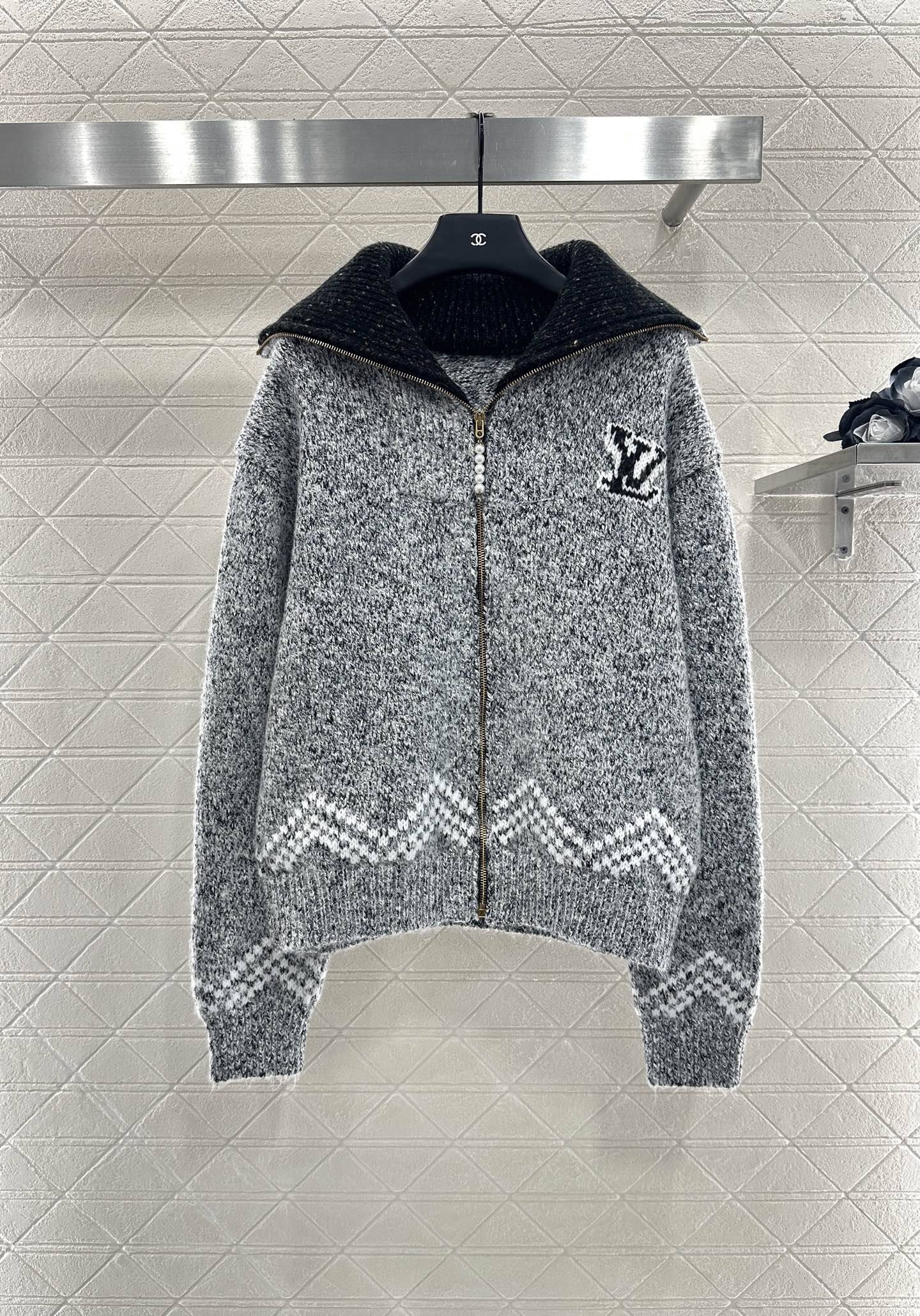 ♥Louis Vuitto*♥2025新品上架
       大翻领拉链毛衣外套
定制YB棉毛纱线织造 