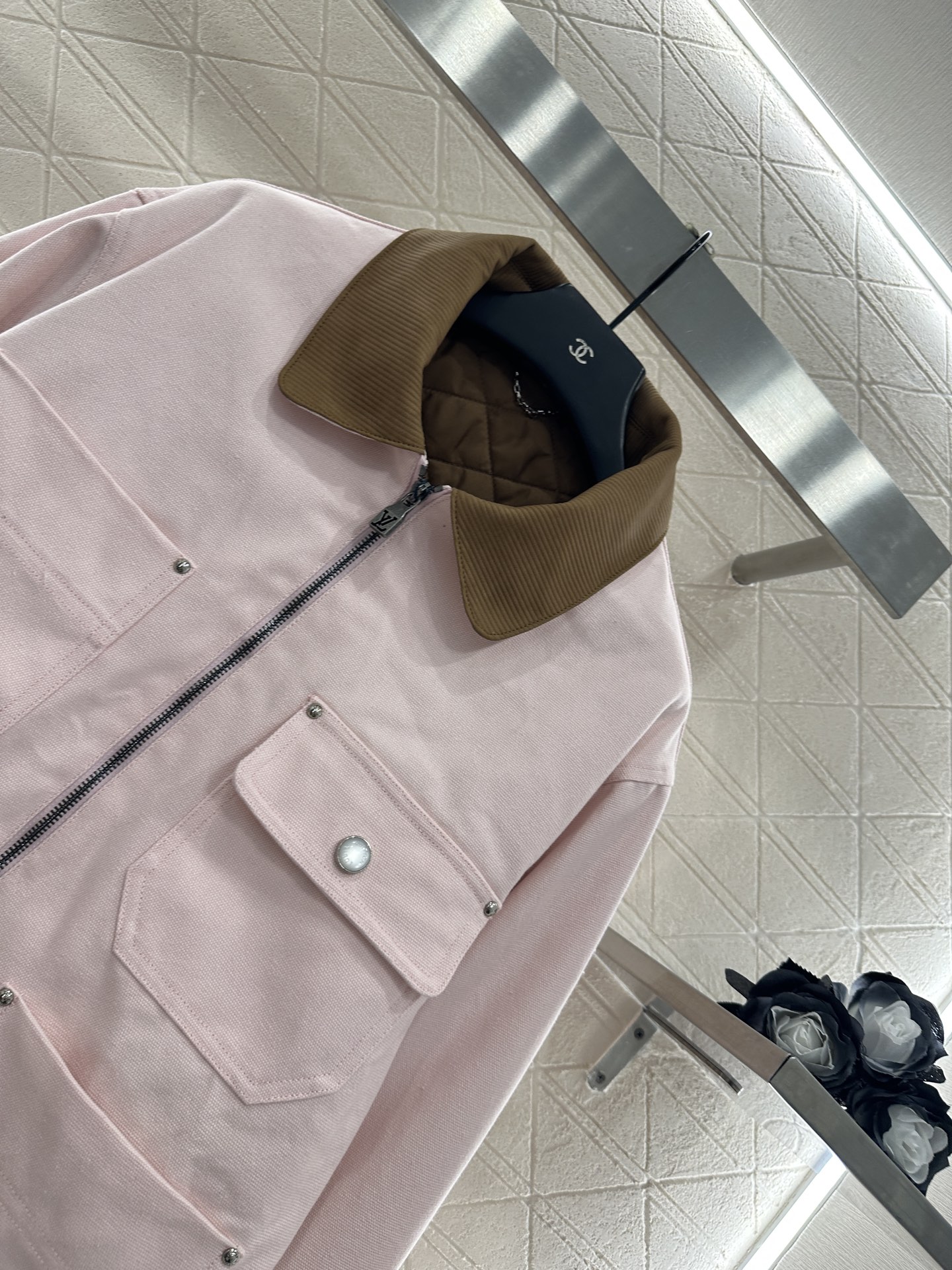 ♥Louis vuitto*♥2025新品上架
    撞色棉服牛仔夹克外套
定制YB斜纹棉牛仔材质 多