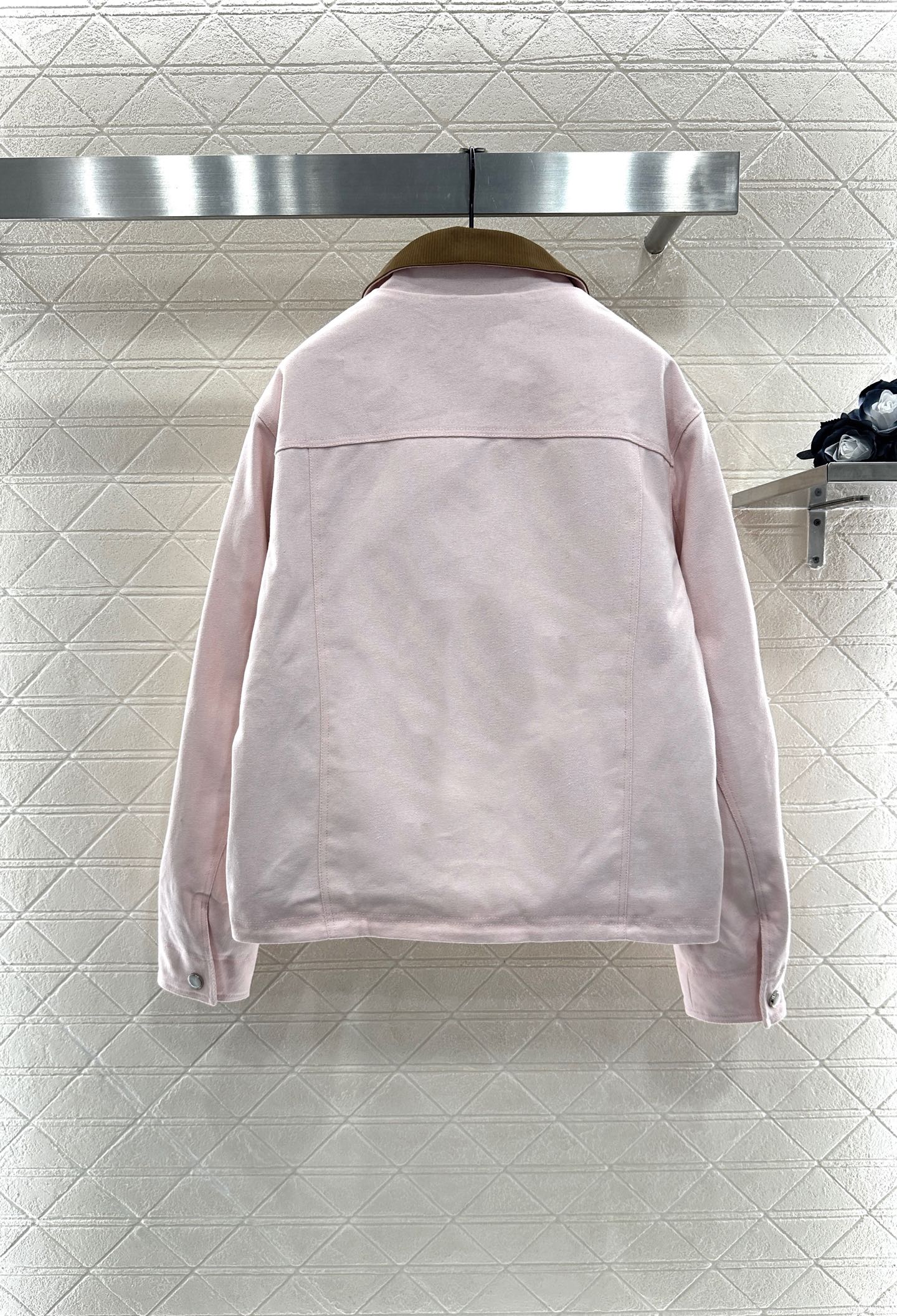 ♥Louis vuitto*♥2025新品上架
    撞色棉服牛仔夹克外套
定制YB斜纹棉牛仔材质 多