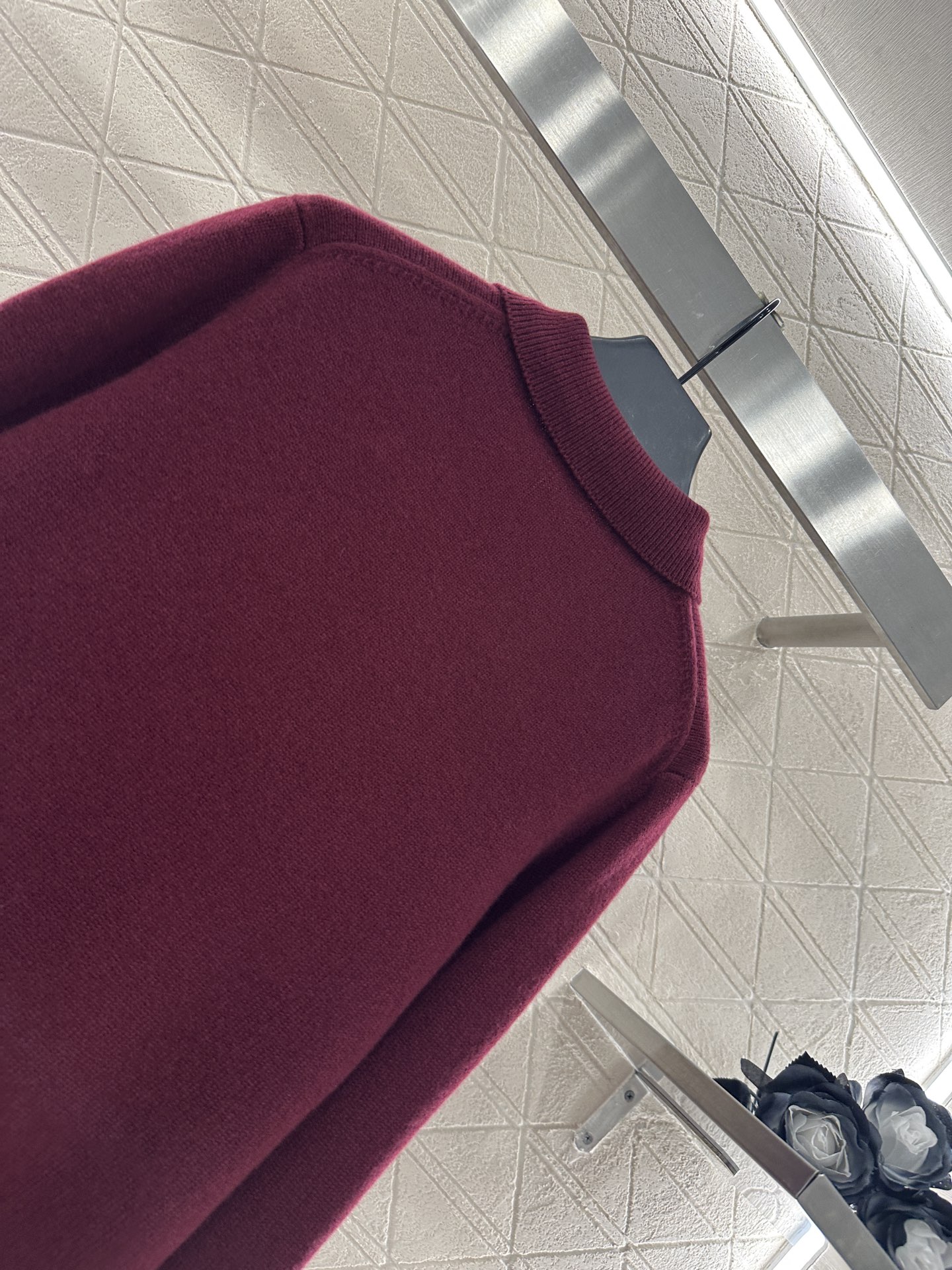 ♥Miumi*♥2025新品上架
       翻领针织上衣
定制YB羊绒纱线织造 质感高级 舒适柔软 