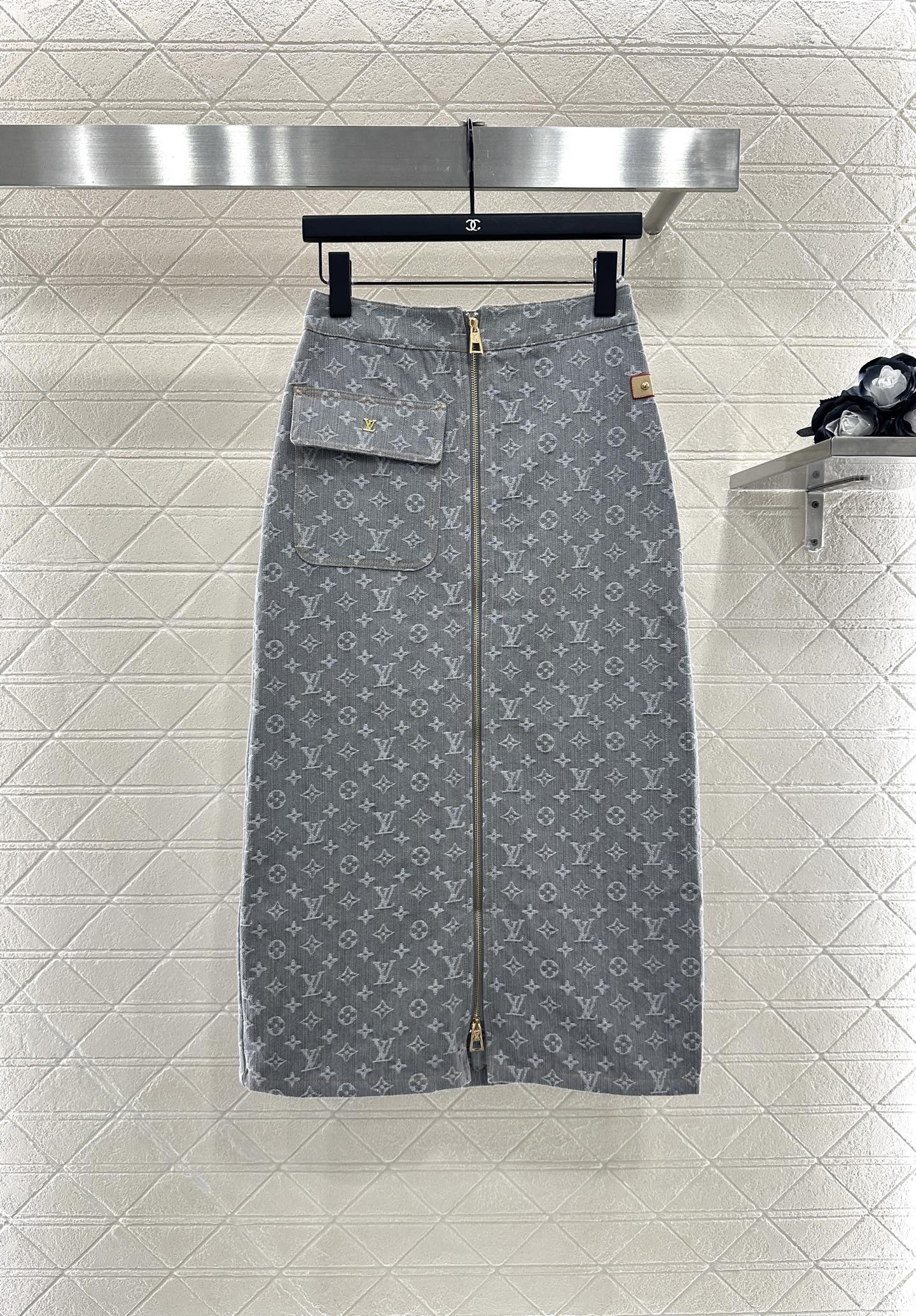 ♥Louis Vuitto*♥2025新品上架
   牛仔提花外套半裙套装
定制YB斜纹棉牛仔材质 质感