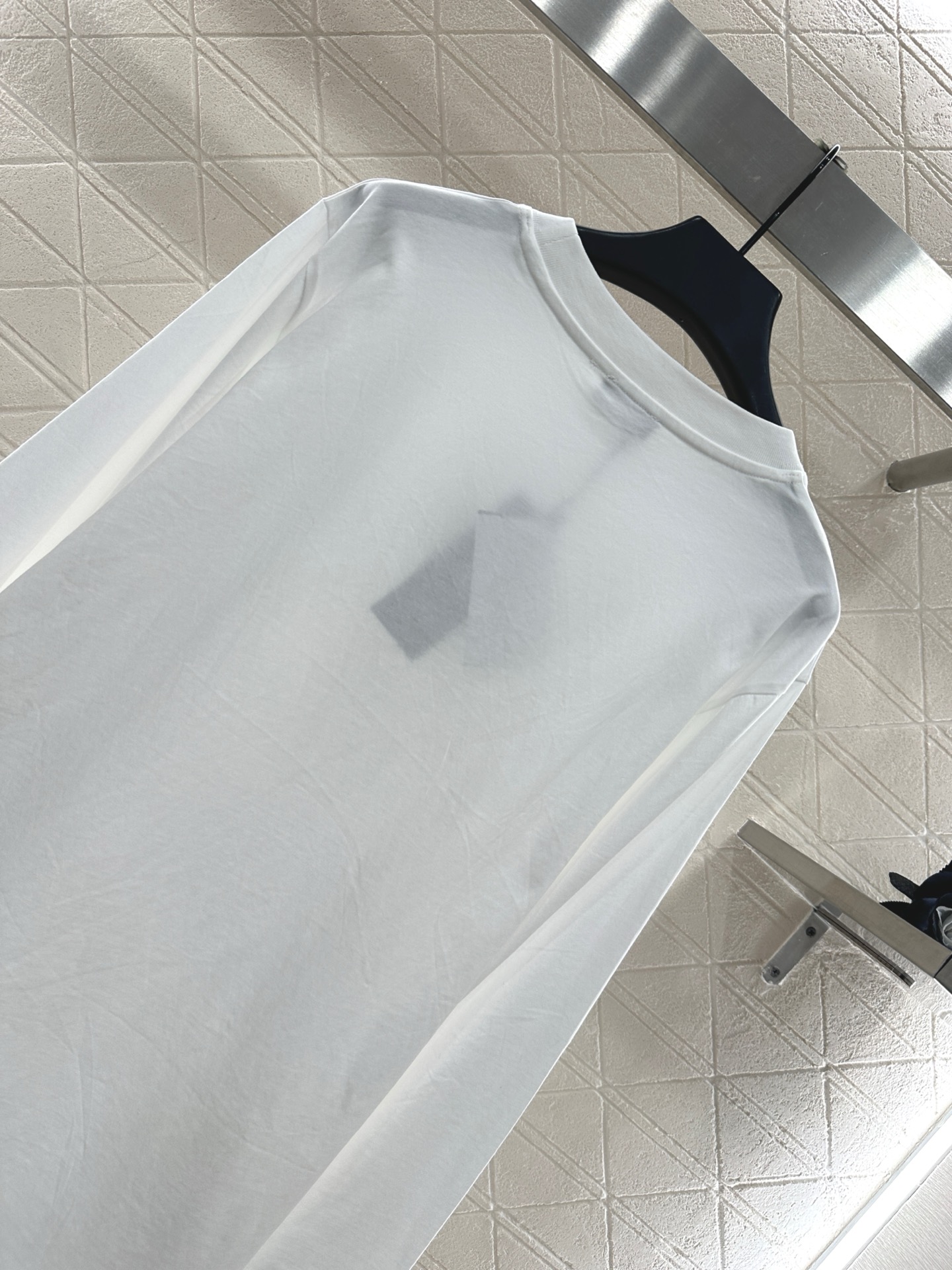 ♥Dio*♥2025新品上架
    圆领贴布字母卫衣
定制YB原生全棉材质 穿搭透气 舒适有型 圆领套