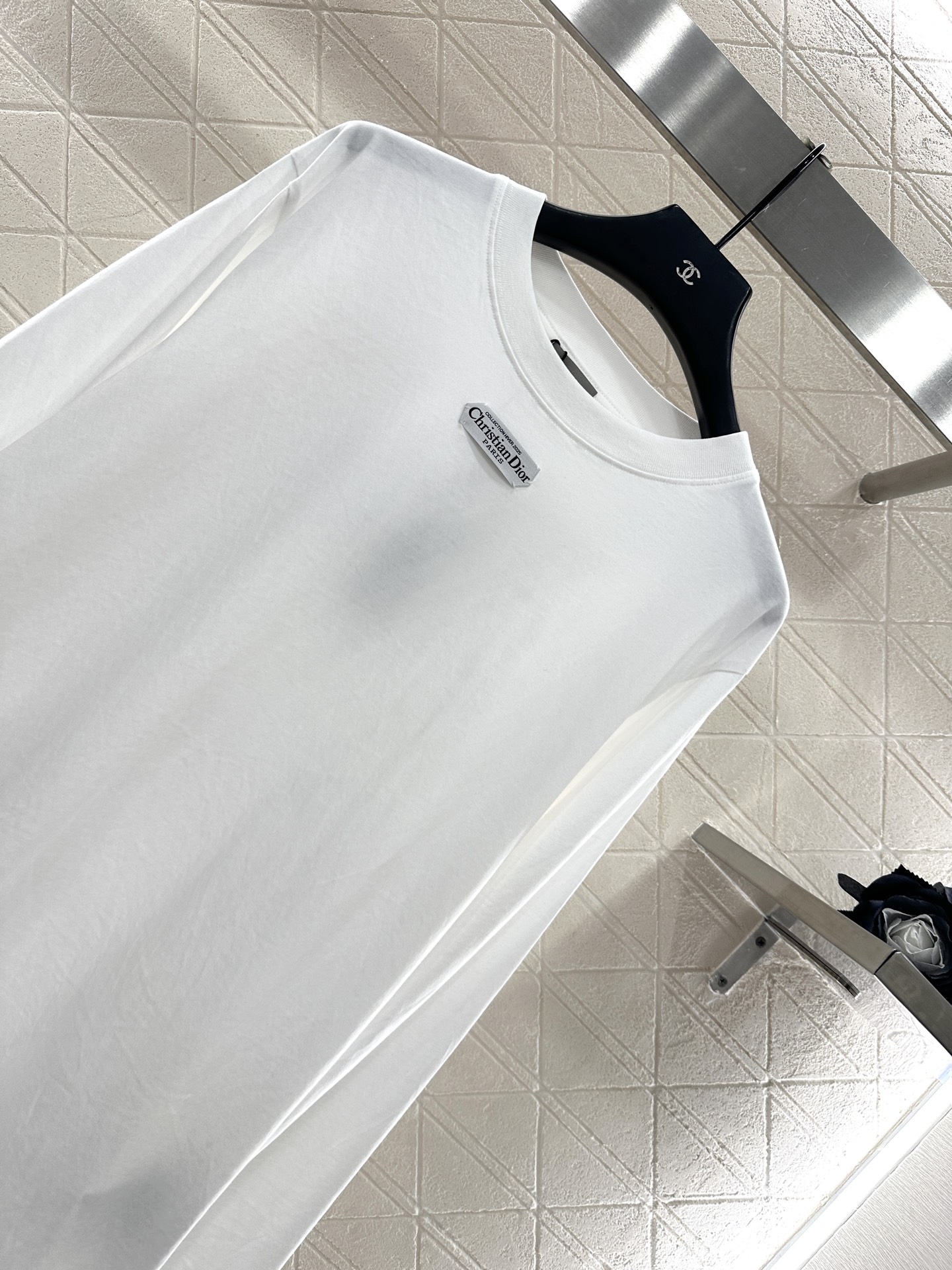 ♥Dio*♥2025新品上架
    圆领贴布字母卫衣
定制YB原生全棉材质 穿搭透气 舒适有型 圆领套