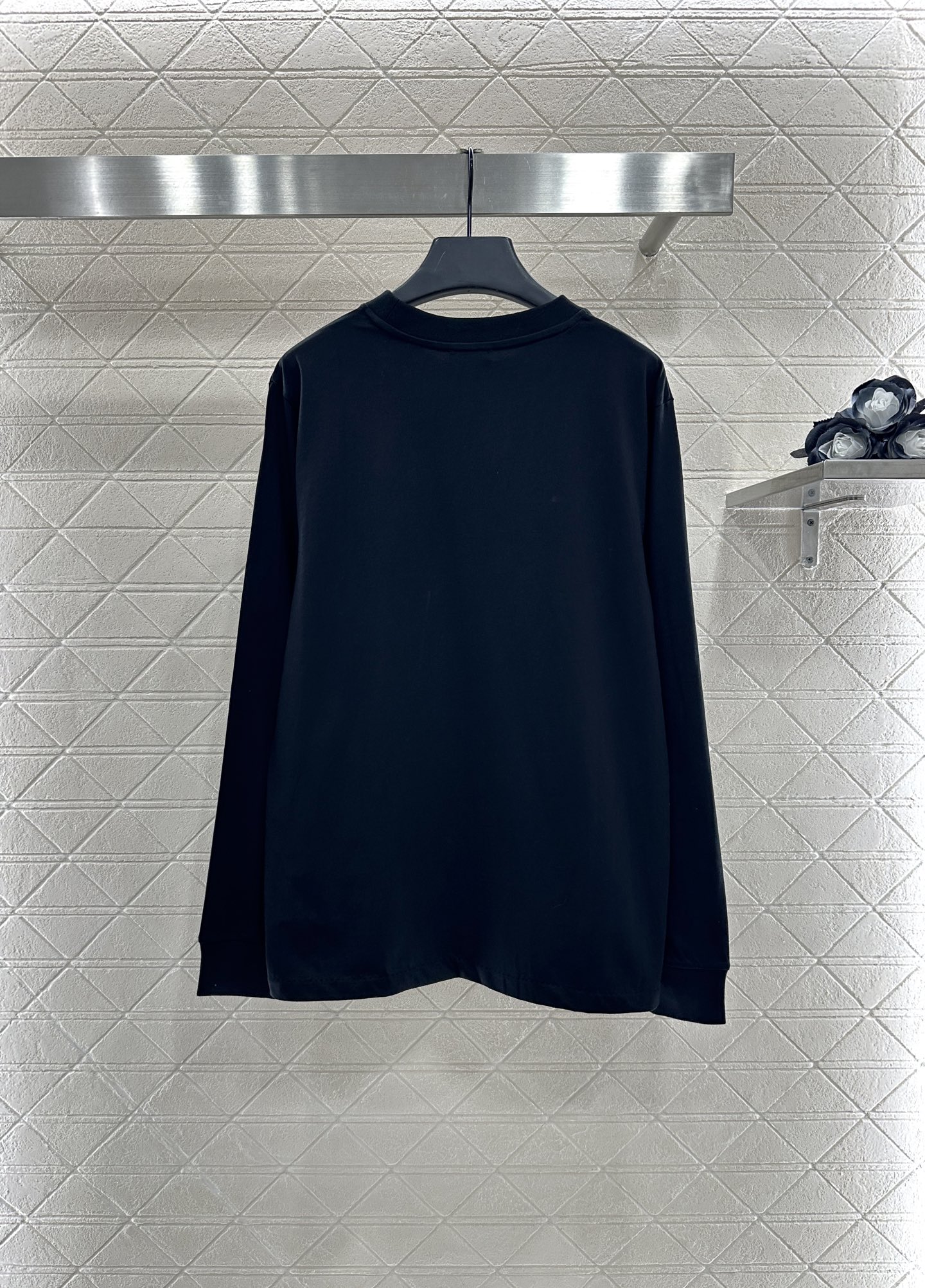 ♥Dio*♥2025新品上架
    圆领贴布字母卫衣
定制YB原生全棉材质 穿搭透气 舒适有型 圆领套