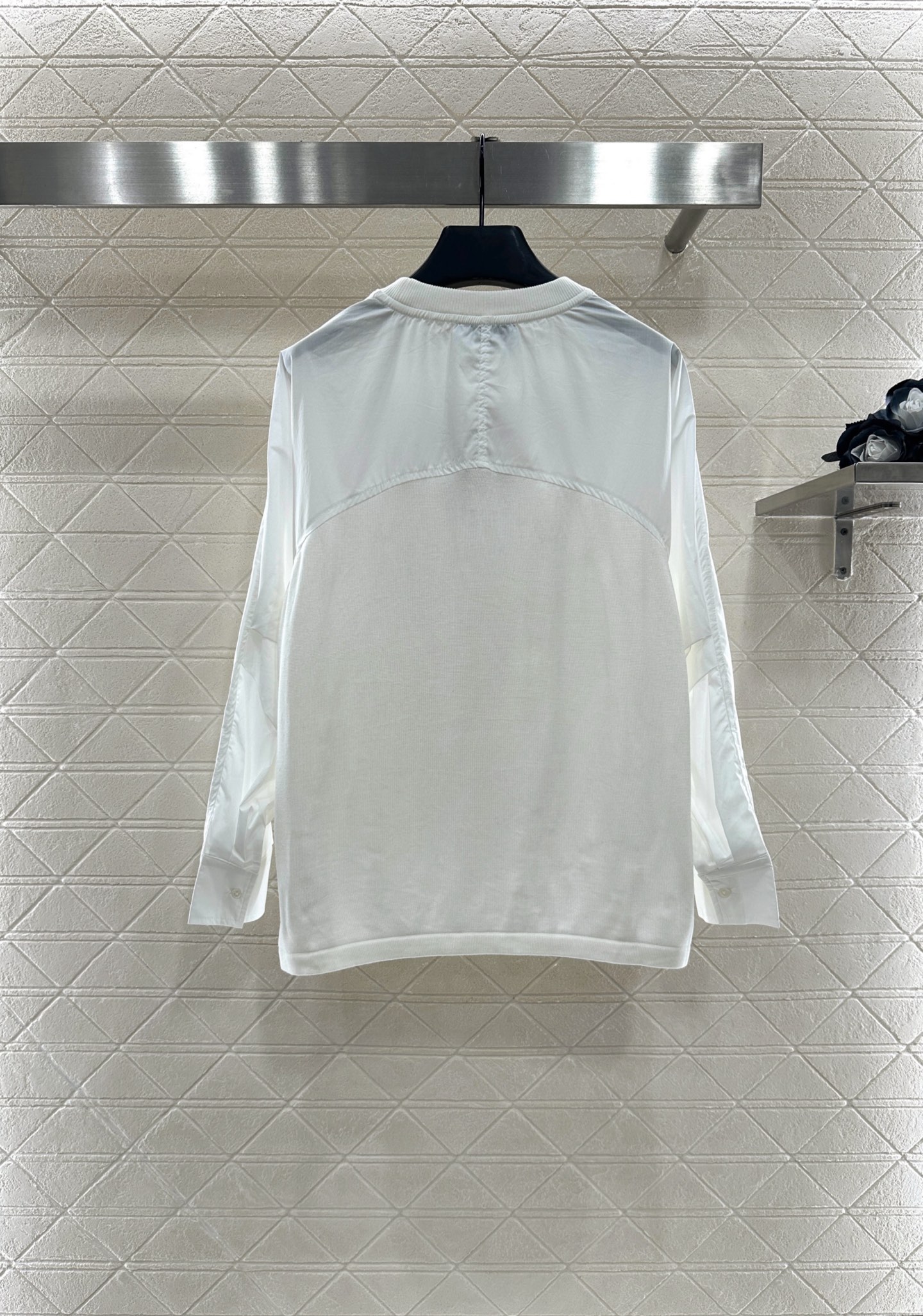 ♥Prad*♥2025新品上架
      圆领拼接长袖上衣
定制YB针织羊毛➕衬衫材质 质感舒适 弹力