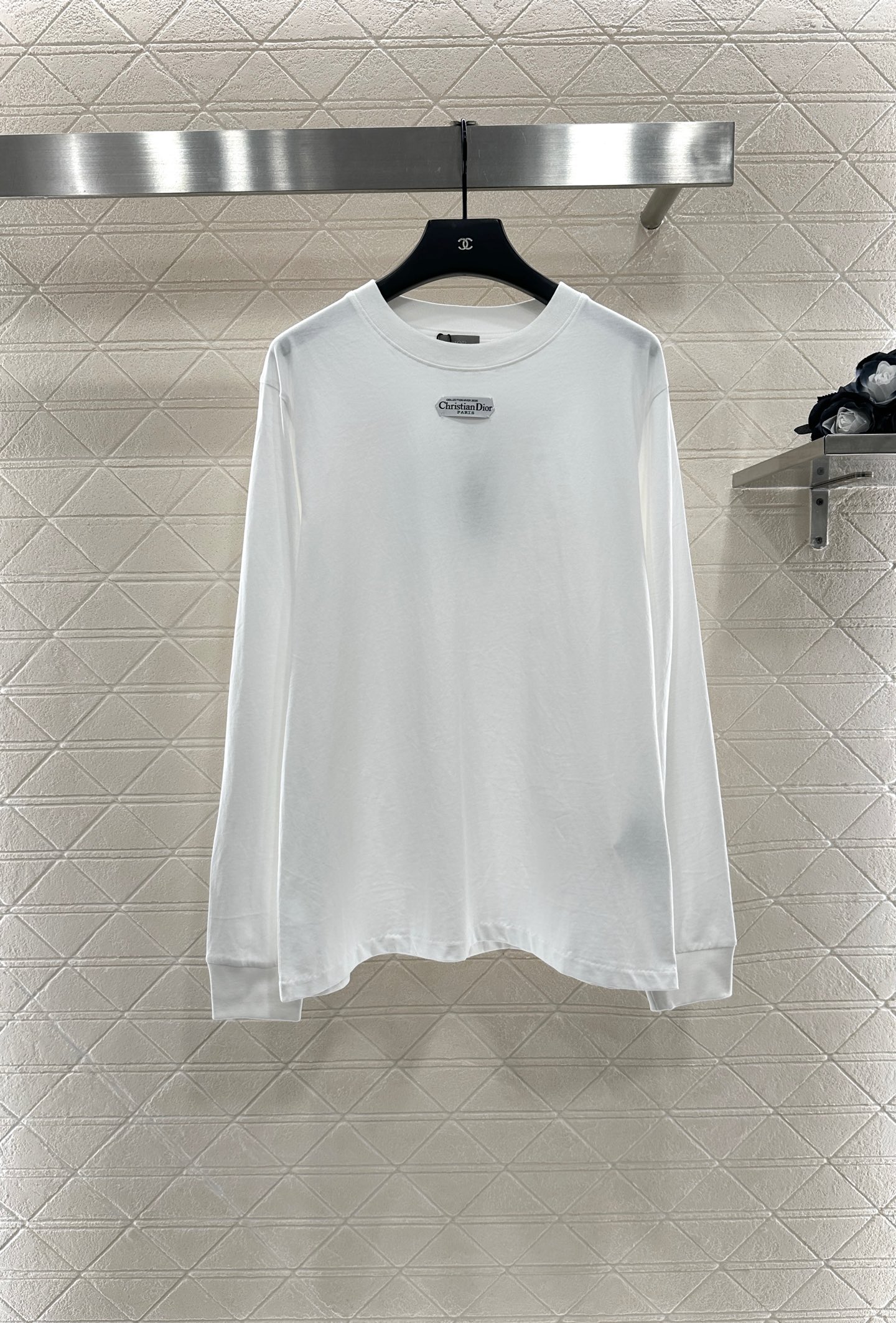 ♥Dio*♥2025新品上架
    圆领贴布字母卫衣
定制YB原生全棉材质 穿搭透气 舒适有型 圆领套