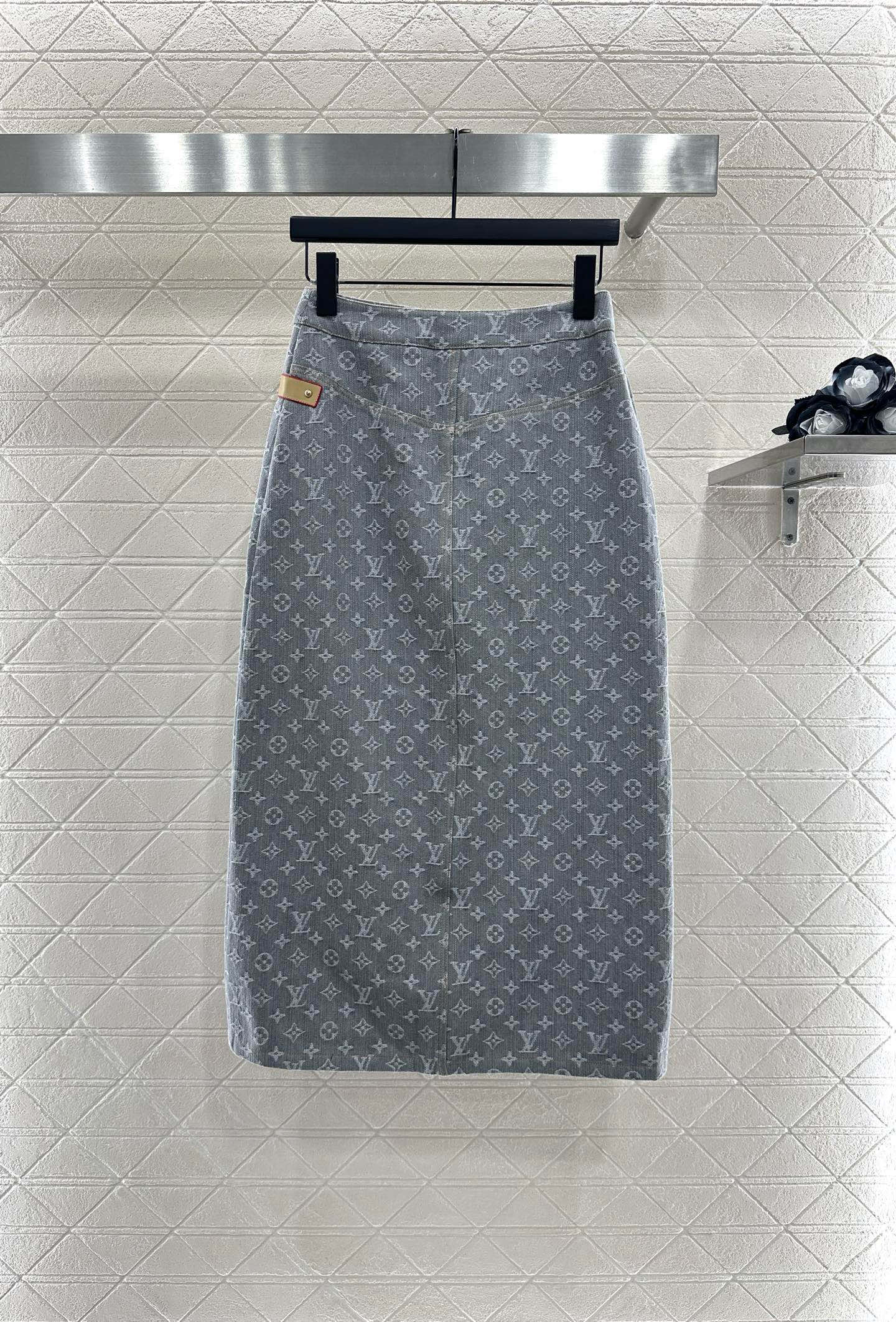 ♥Louis Vuitto*♥2025新品上架
   牛仔提花外套半裙套装
定制YB斜纹棉牛仔材质 质感