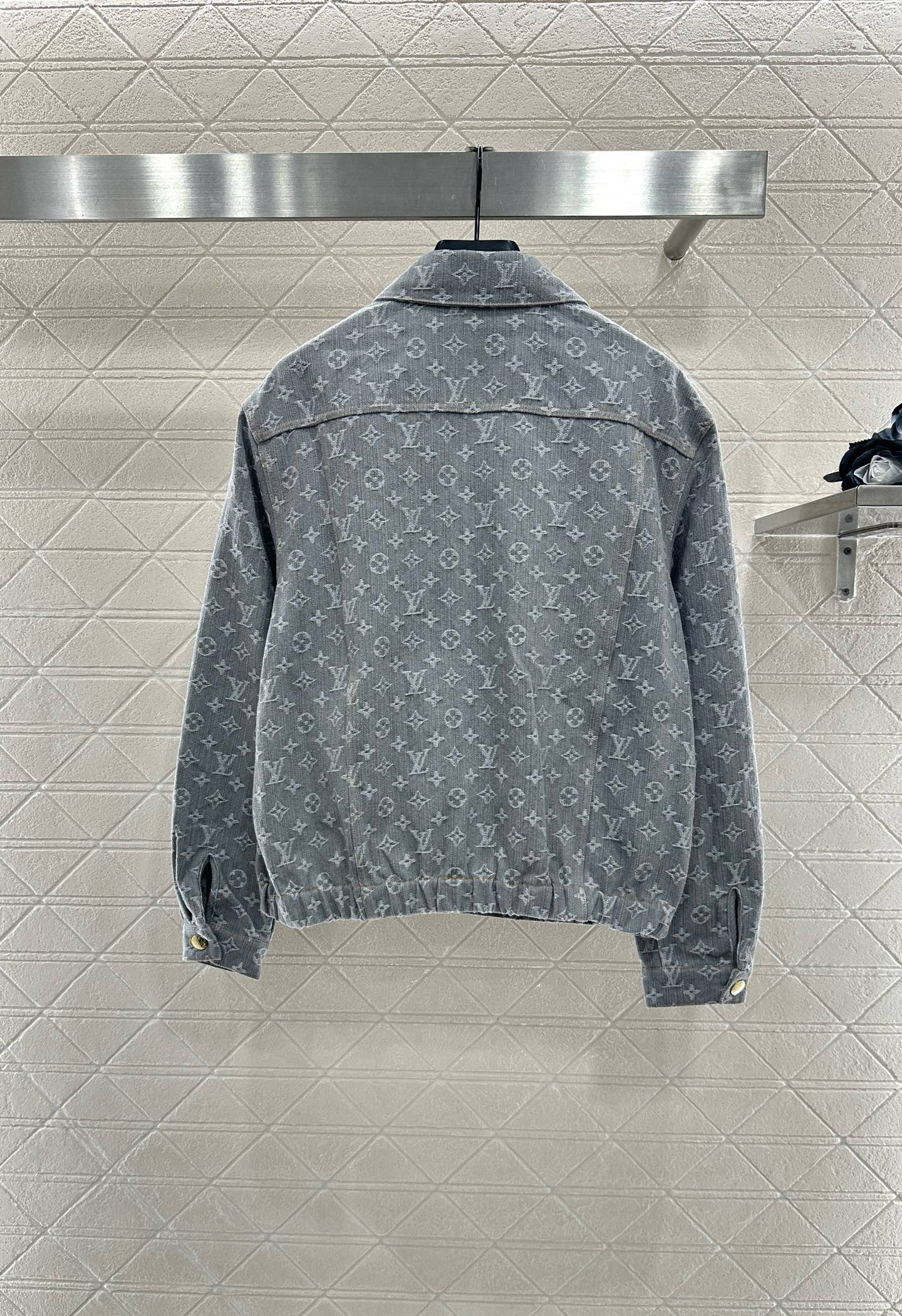 ♥Louis Vuitto*♥2025新品上架
   牛仔提花外套半裙套装
定制YB斜纹棉牛仔材质 质感