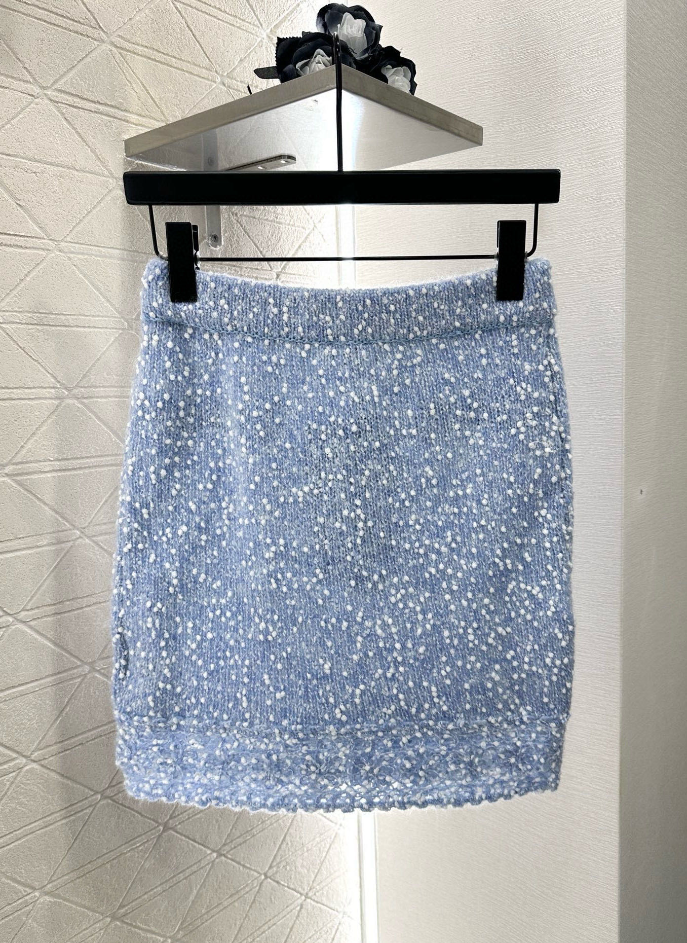 ♥Chane*♥2025新品上架
 颗粒花边针织开衫半裙套装
定制YB棉毛纱线织造 穿搭舒适 柔软细腻 