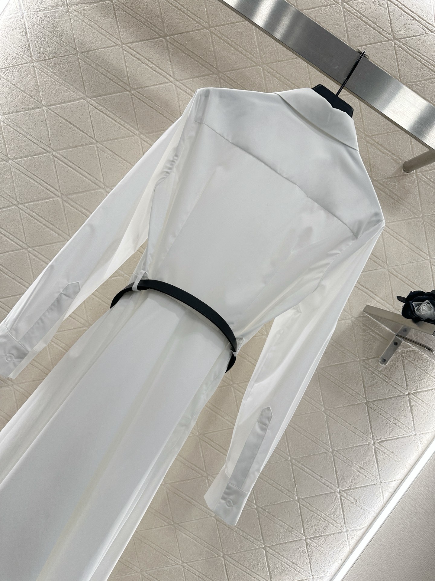 ♥Dio*♥2025新品上架
  波浪花边腰带连衣裙
定制YB斜纹全棉材质 质感透气 垂顺舒适 翻领连衣