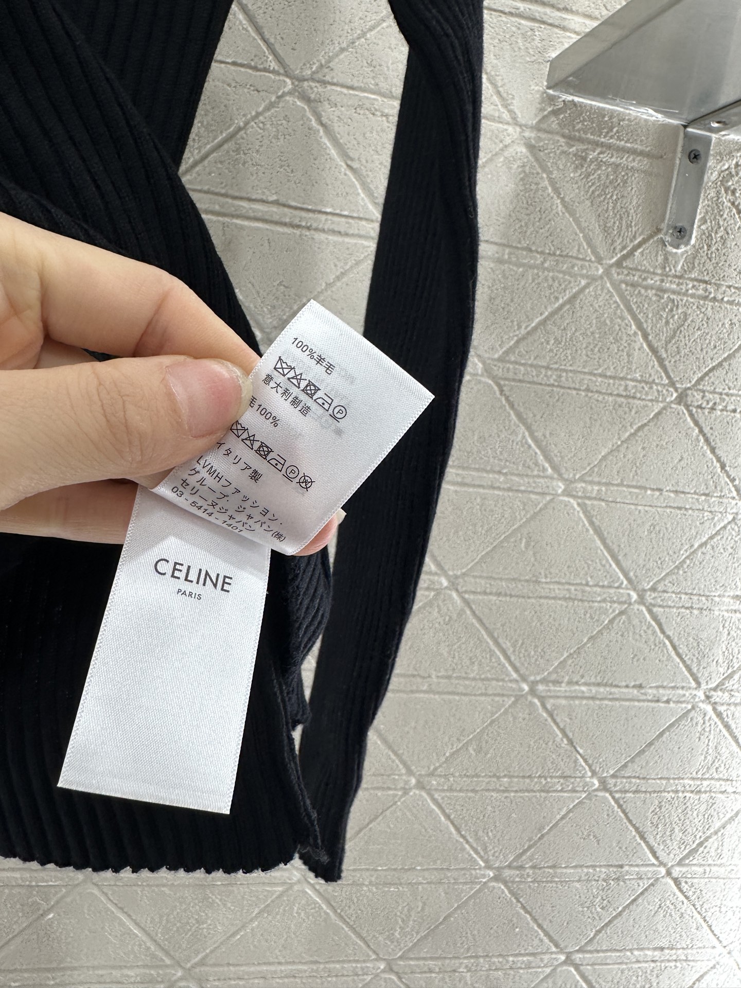 ♥Celim*♥2025新品上架
   修身凯旋门高领打底衫
定制YB羊毛纱线材质 质感舒适 弹力十足 