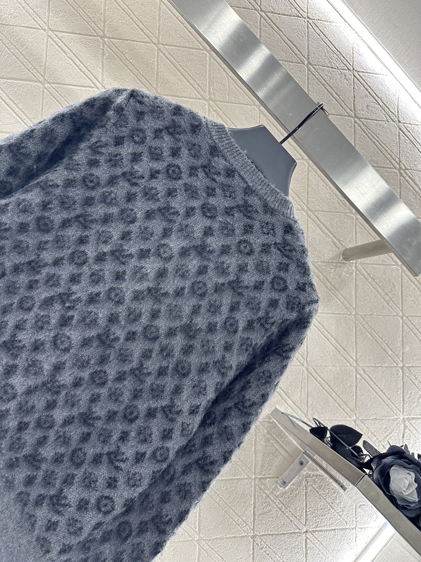 ♥Louis Vuitto*♥2025新品上架
      圆领提花针织开衫
定制YB马海毛➕羊毛纱线织