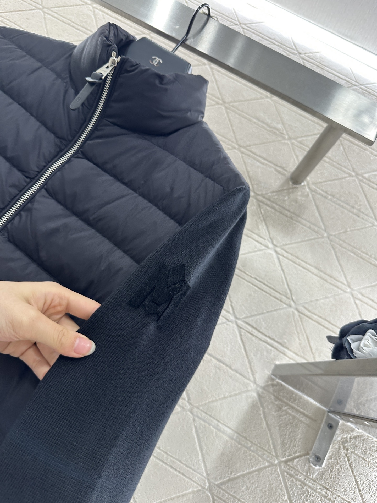 ♥Moncle*♥2025新品上架
      拼接拉链羽绒服
定制YB进口尼龙➕羊毛材质 其工艺还原 