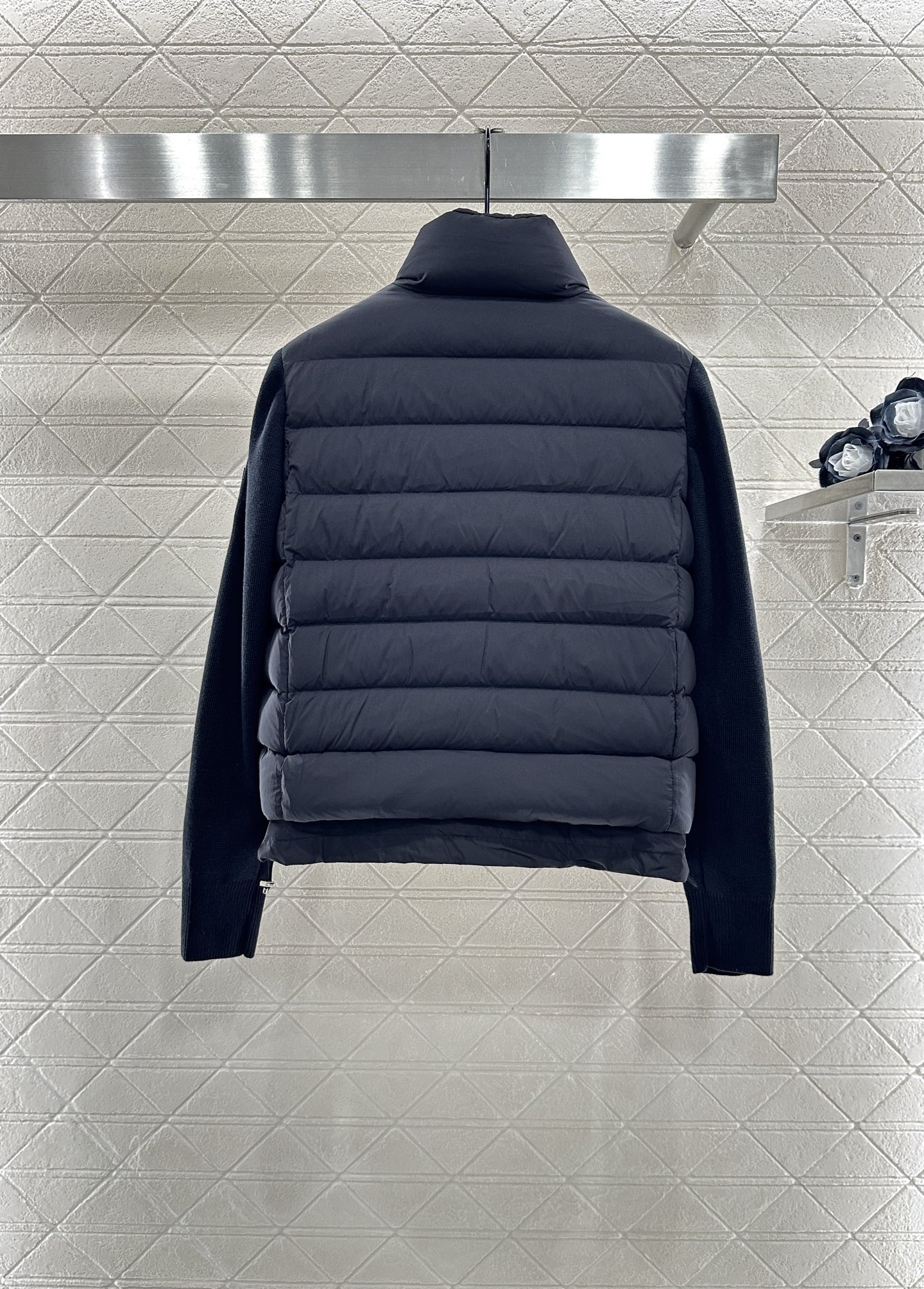 ♥Moncle*♥2025新品上架
      拼接拉链羽绒服
定制YB进口尼龙➕羊毛材质 其工艺还原 