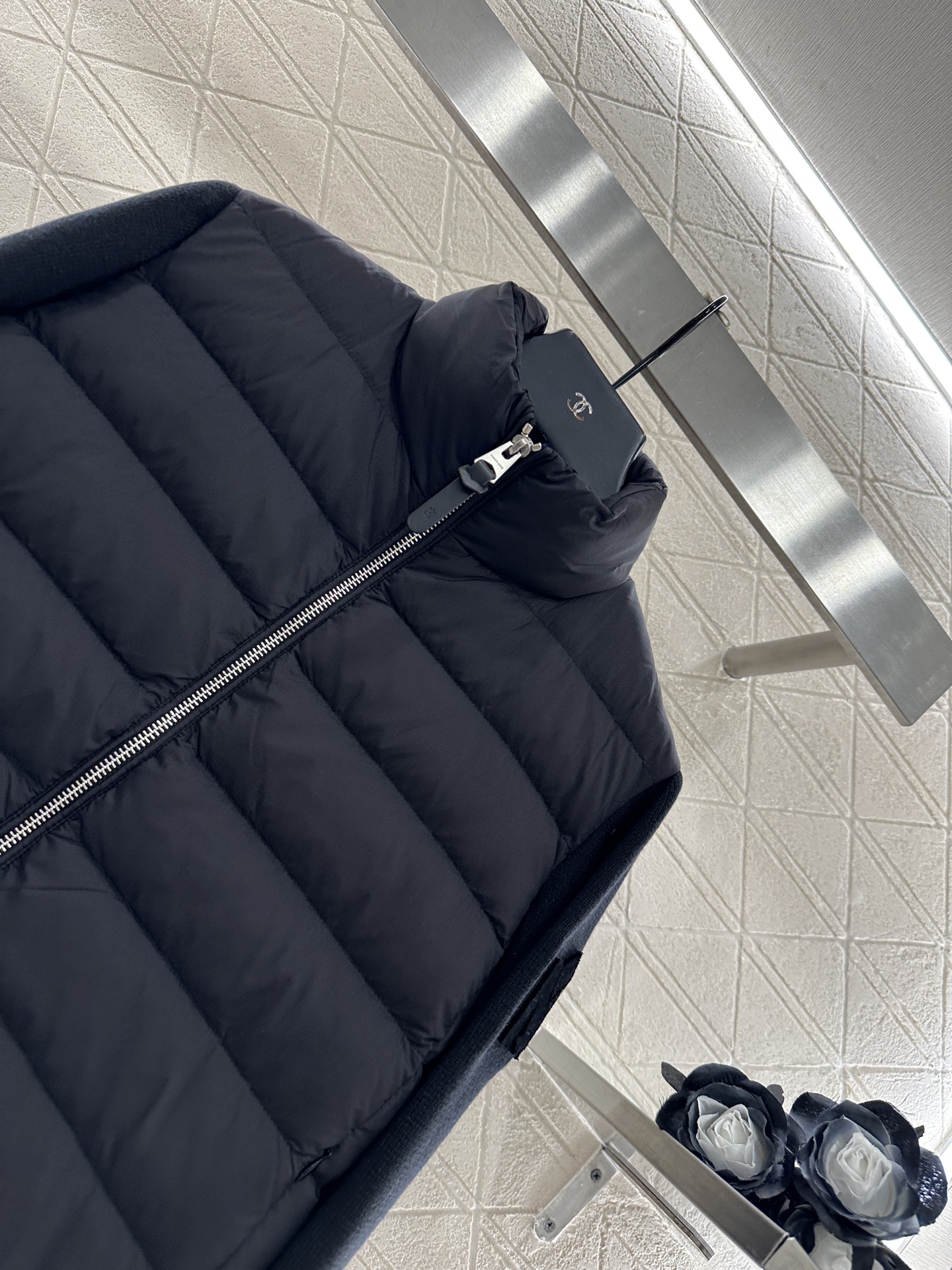 ♥Moncle*♥2025新品上架
      拼接拉链羽绒服
定制YB进口尼龙➕羊毛材质 其工艺还原 