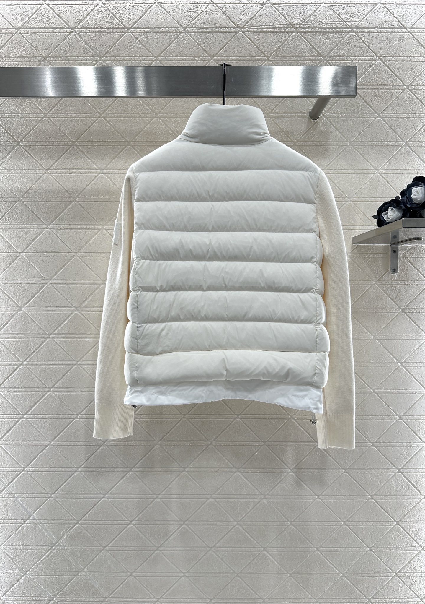 ♥Moncle*♥2025新品上架
      拼接拉链羽绒服
定制YB进口尼龙➕羊毛材质 其工艺还原 