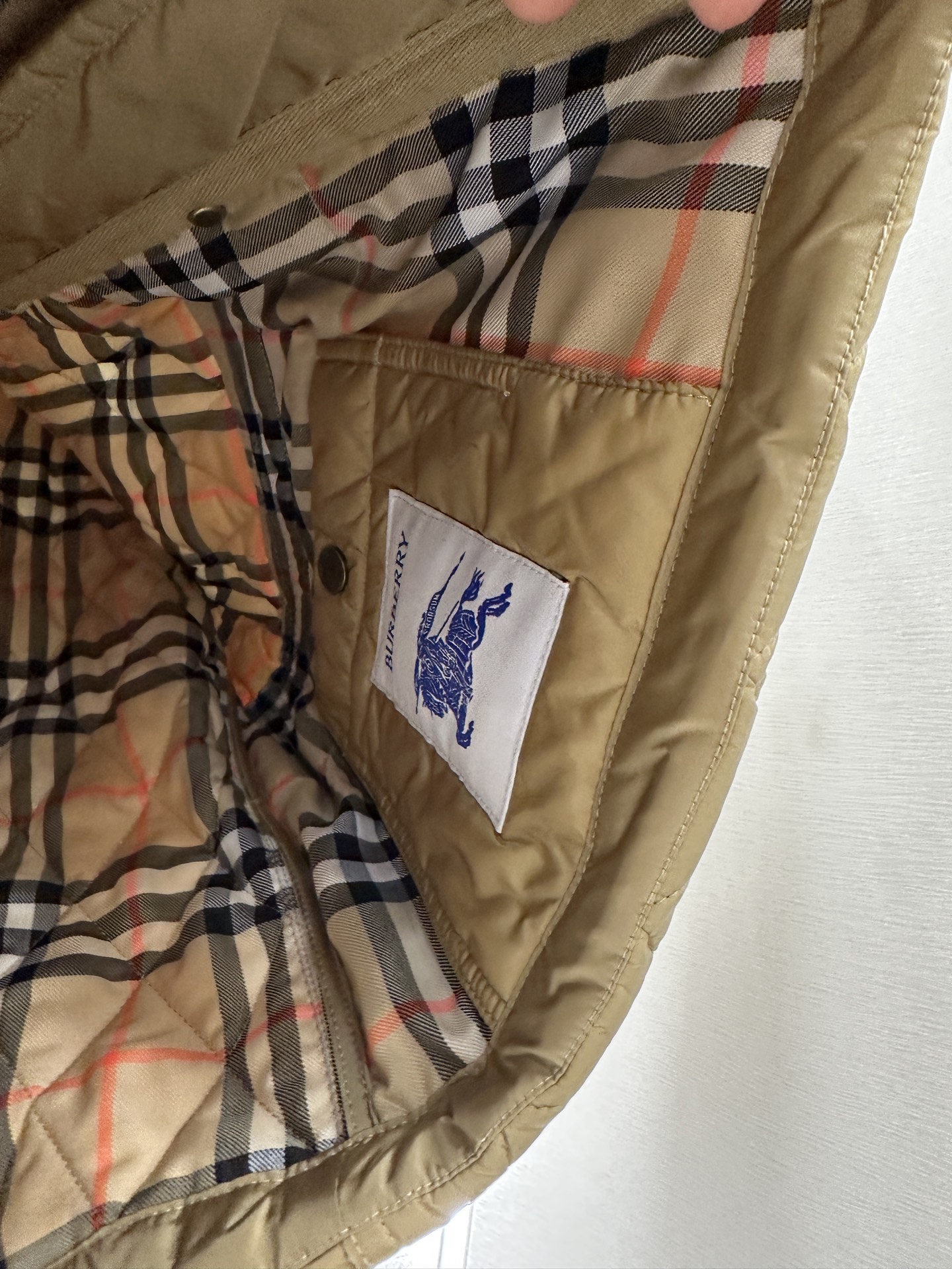 ♥BBR*♥2025新品上架
  菱格连帽抽绳棉服外套
定制YB进口防风防水尼龙材质 其工艺还原 升级材