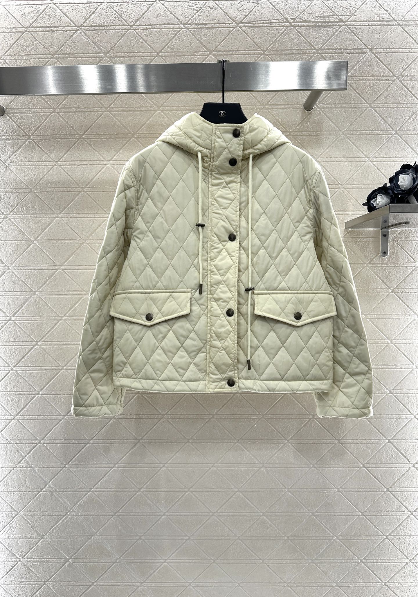 ♥BBR*♥2025新品上架
  菱格连帽抽绳棉服外套
定制YB进口防风防水尼龙材质 其工艺还原 升级材