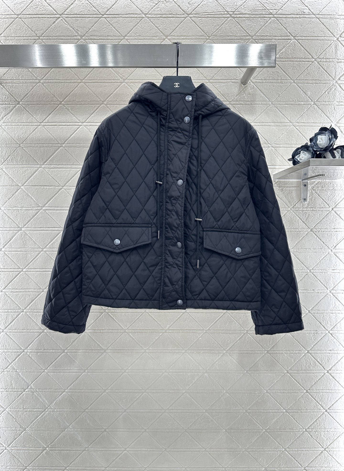 ♥BBR*♥2025新品上架
  菱格连帽抽绳棉服外套
定制YB进口防风防水尼龙材质 其工艺还原 升级材