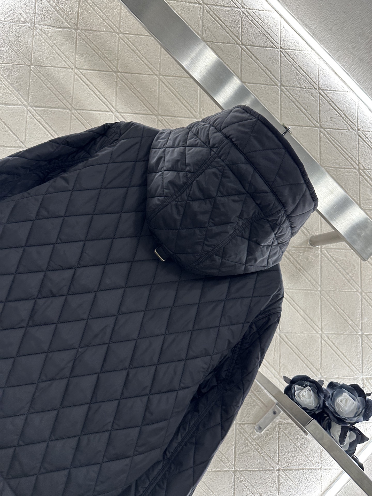 ♥BBR*♥2025新品上架
  菱格连帽抽绳棉服外套
定制YB进口防风防水尼龙材质 其工艺还原 升级材