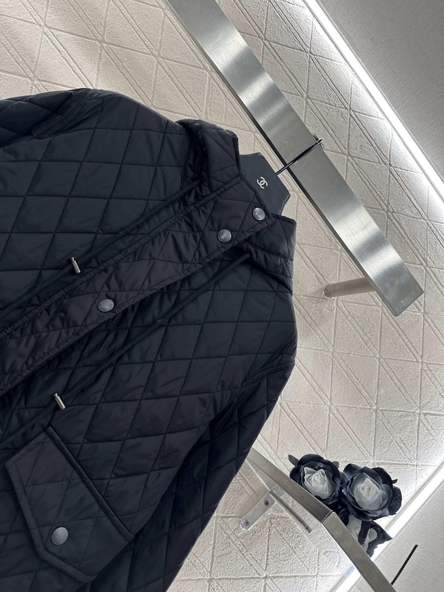 ♥BBR*♥2025新品上架
  菱格连帽抽绳棉服外套
定制YB进口防风防水尼龙材质 其工艺还原 升级材
