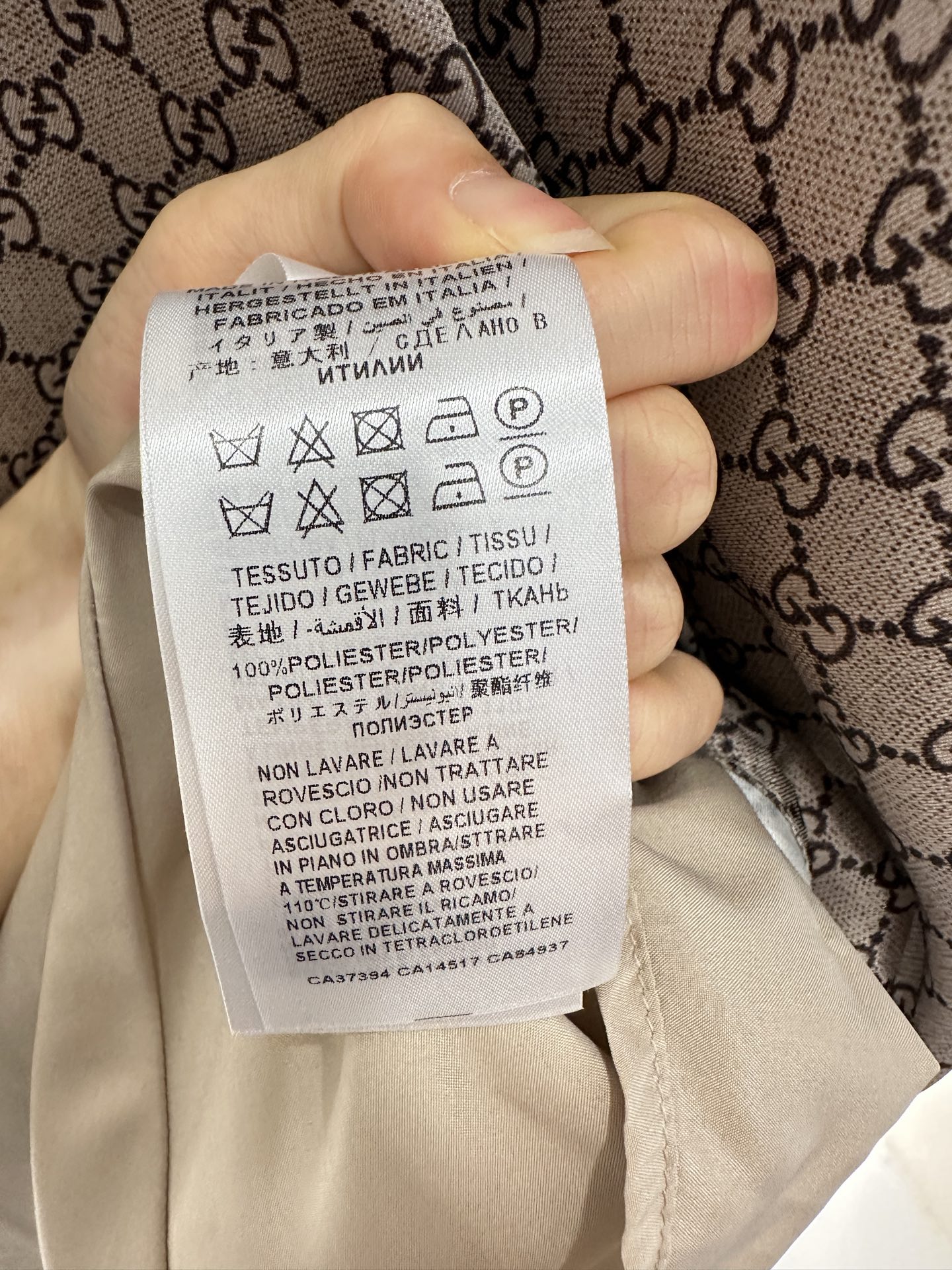 ♥Gucc*♥2025新品上架
    印花腰带连衣裙
定制YB进口斜纹稠材质 质感透气 舒适好穿 翻领