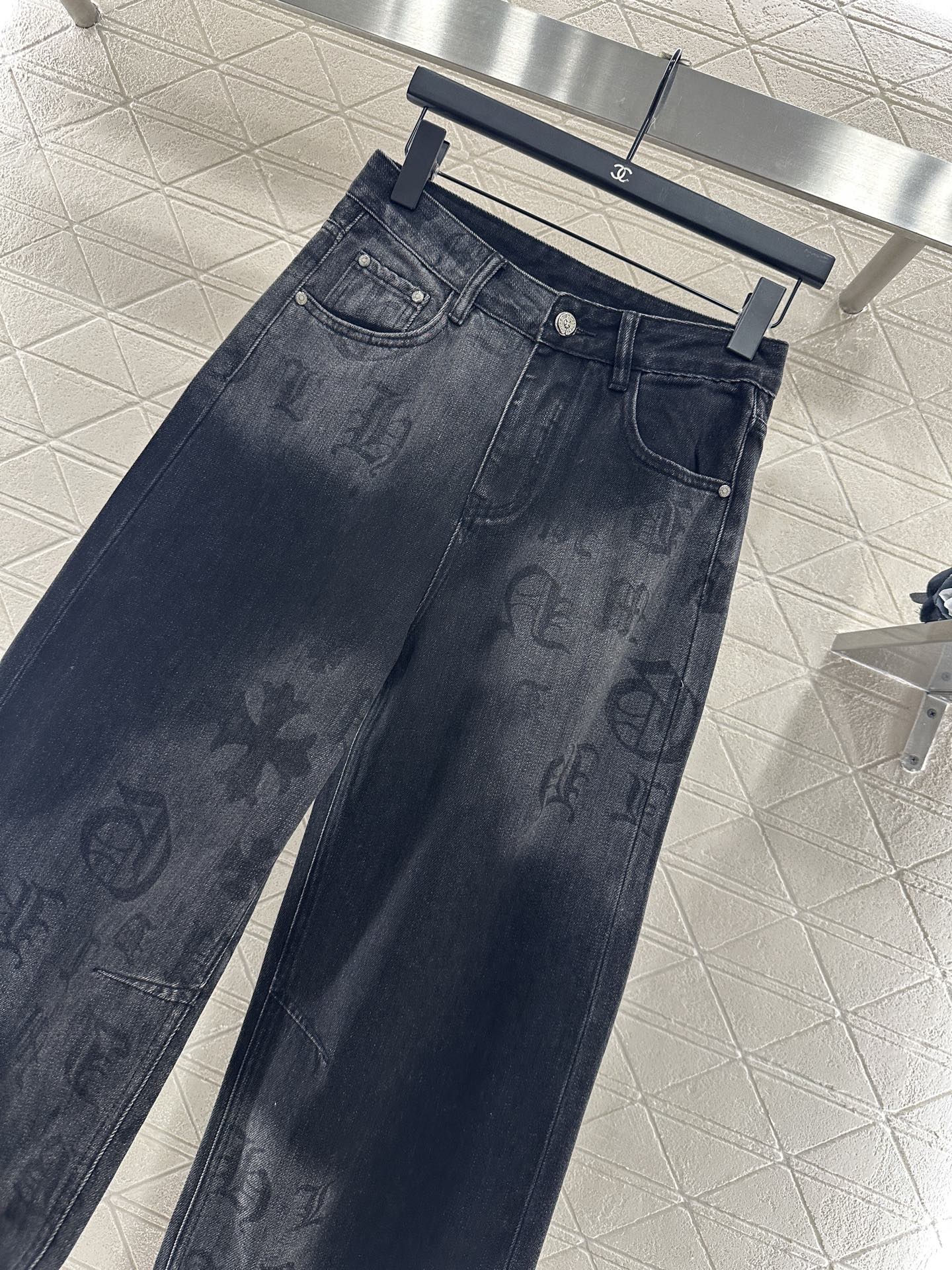 ♥Chrome Heart*♥2025新品上架
       牛仔十字架长裤
定制YB斜纹棉牛仔材质 酵