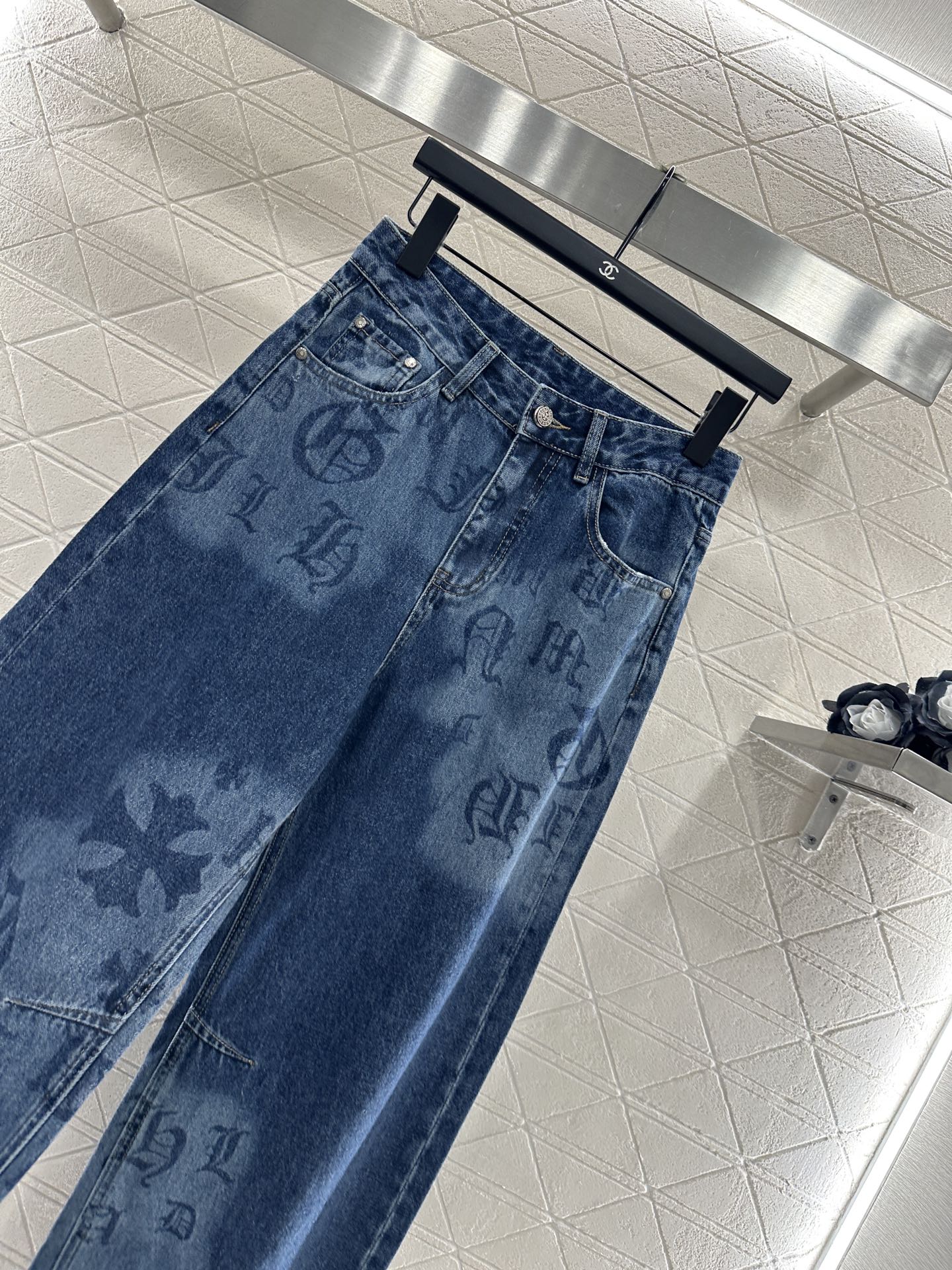 ♥Chrome Heart*♥2025新品上架
       牛仔十字架长裤
定制YB斜纹棉牛仔材质 酵