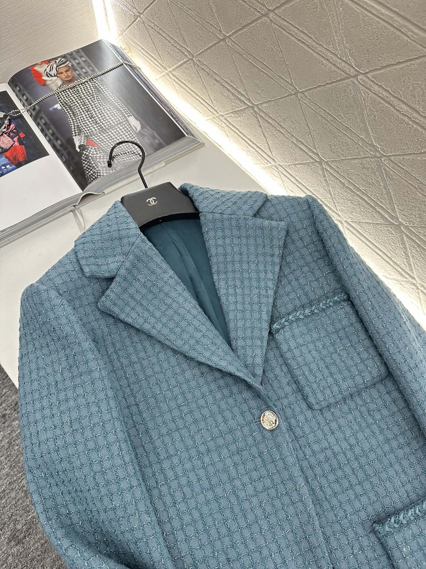 ♥Chane*♥2025新品上架
   格纹粗花呢翻领洋装外套
定制YB进口粗纺羊毛呢材质 肌理明显 质