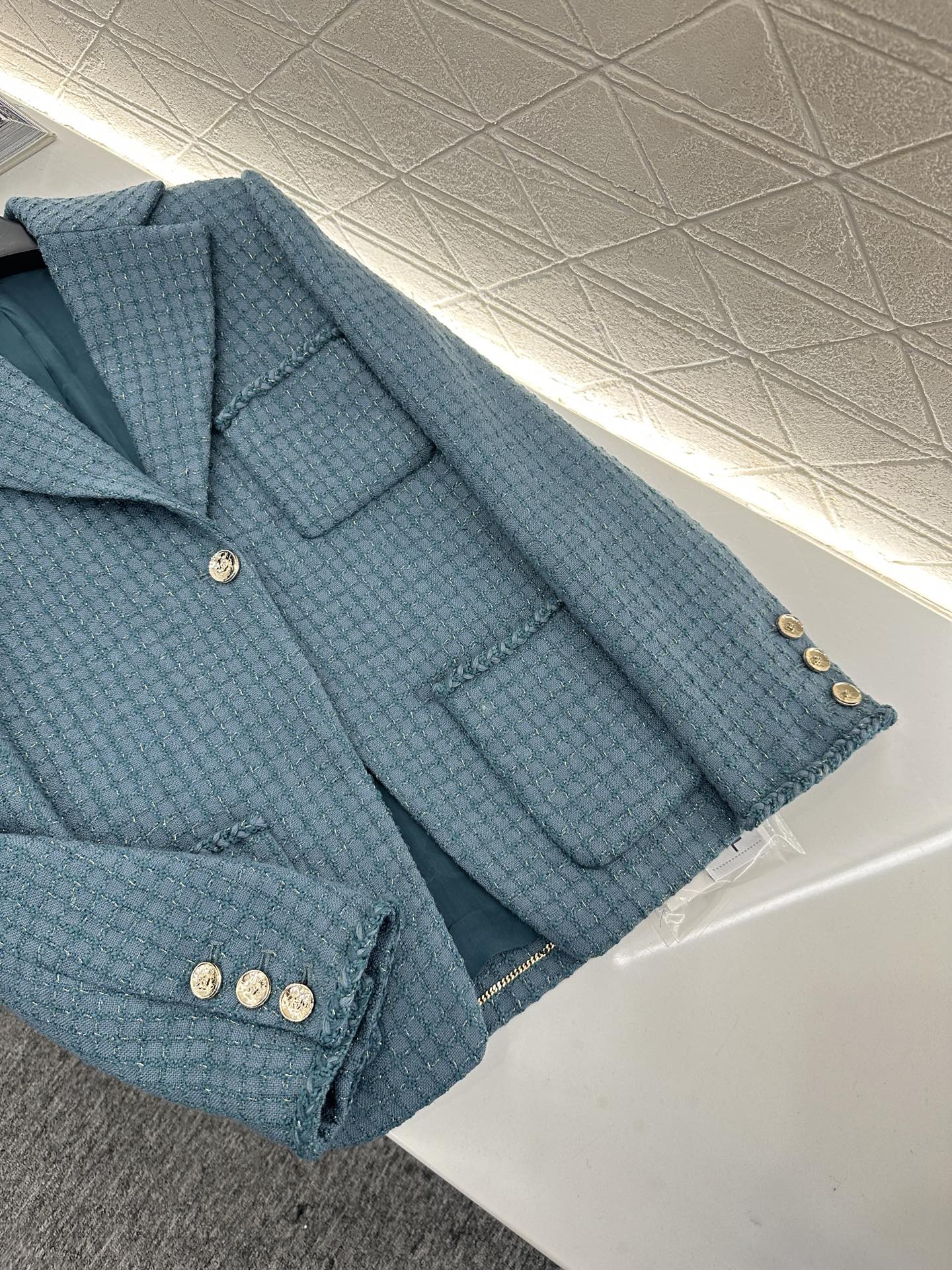 ♥Chane*♥2025新品上架
   格纹粗花呢翻领洋装外套
定制YB进口粗纺羊毛呢材质 肌理明显 质