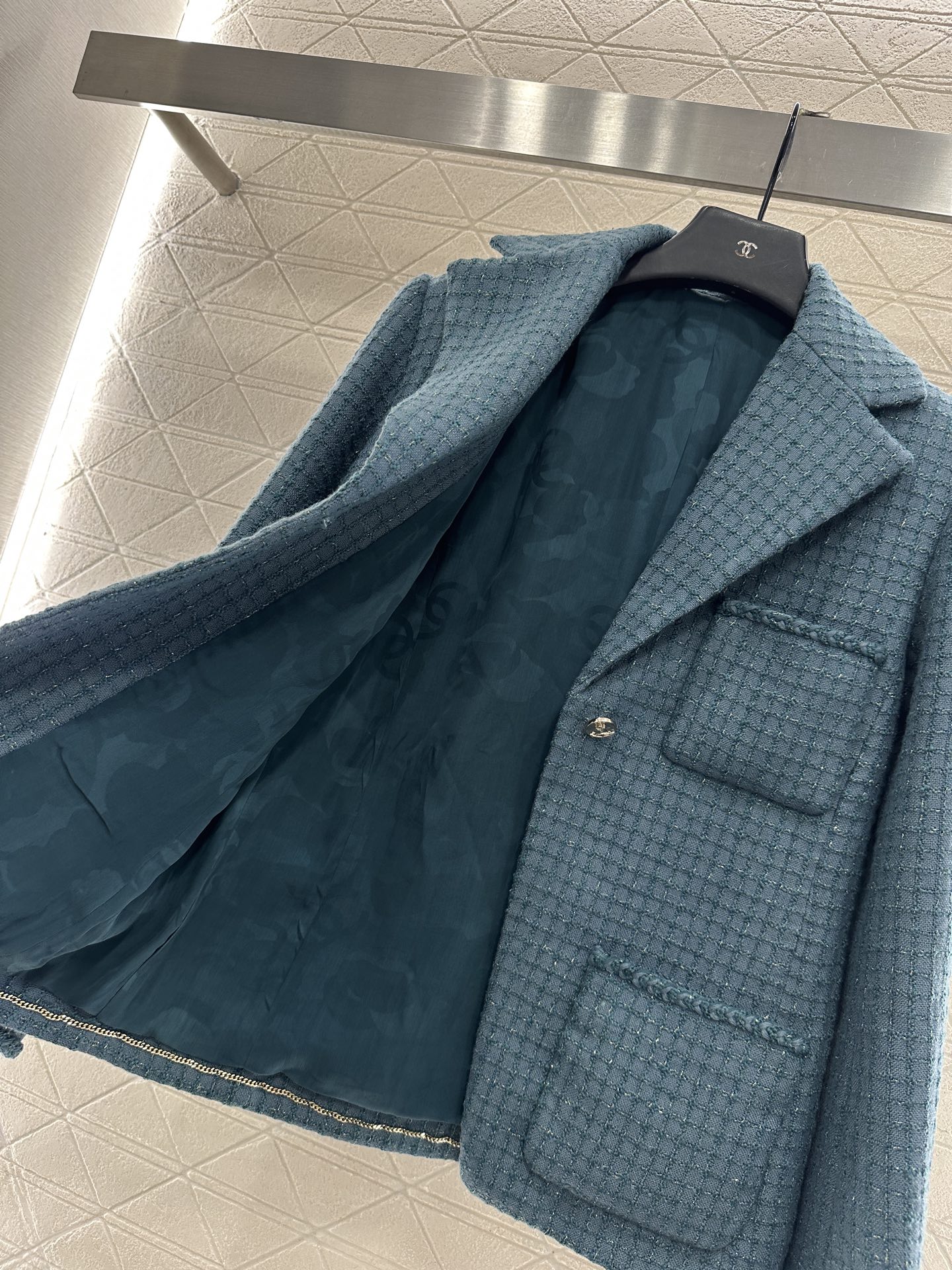 ♥Chane*♥2025新品上架
   格纹粗花呢翻领洋装外套
定制YB进口粗纺羊毛呢材质 肌理明显 质