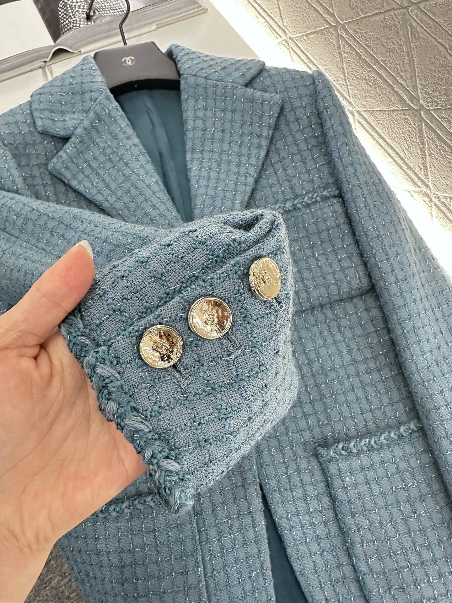 ♥Chane*♥2025新品上架
   格纹粗花呢翻领洋装外套
定制YB进口粗纺羊毛呢材质 肌理明显 质