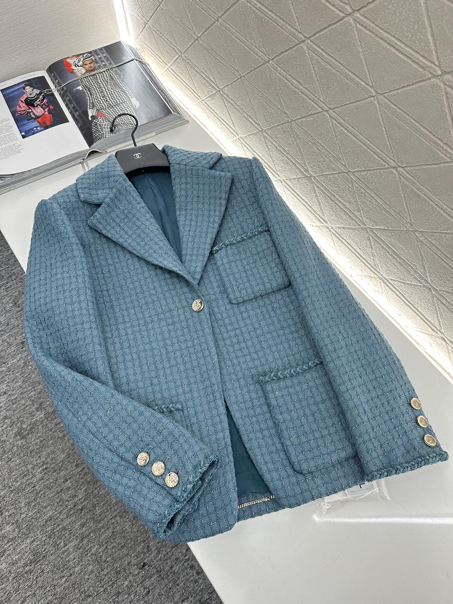 ♥Chane*♥2025新品上架
   格纹粗花呢翻领洋装外套
定制YB进口粗纺羊毛呢材质 肌理明显 质