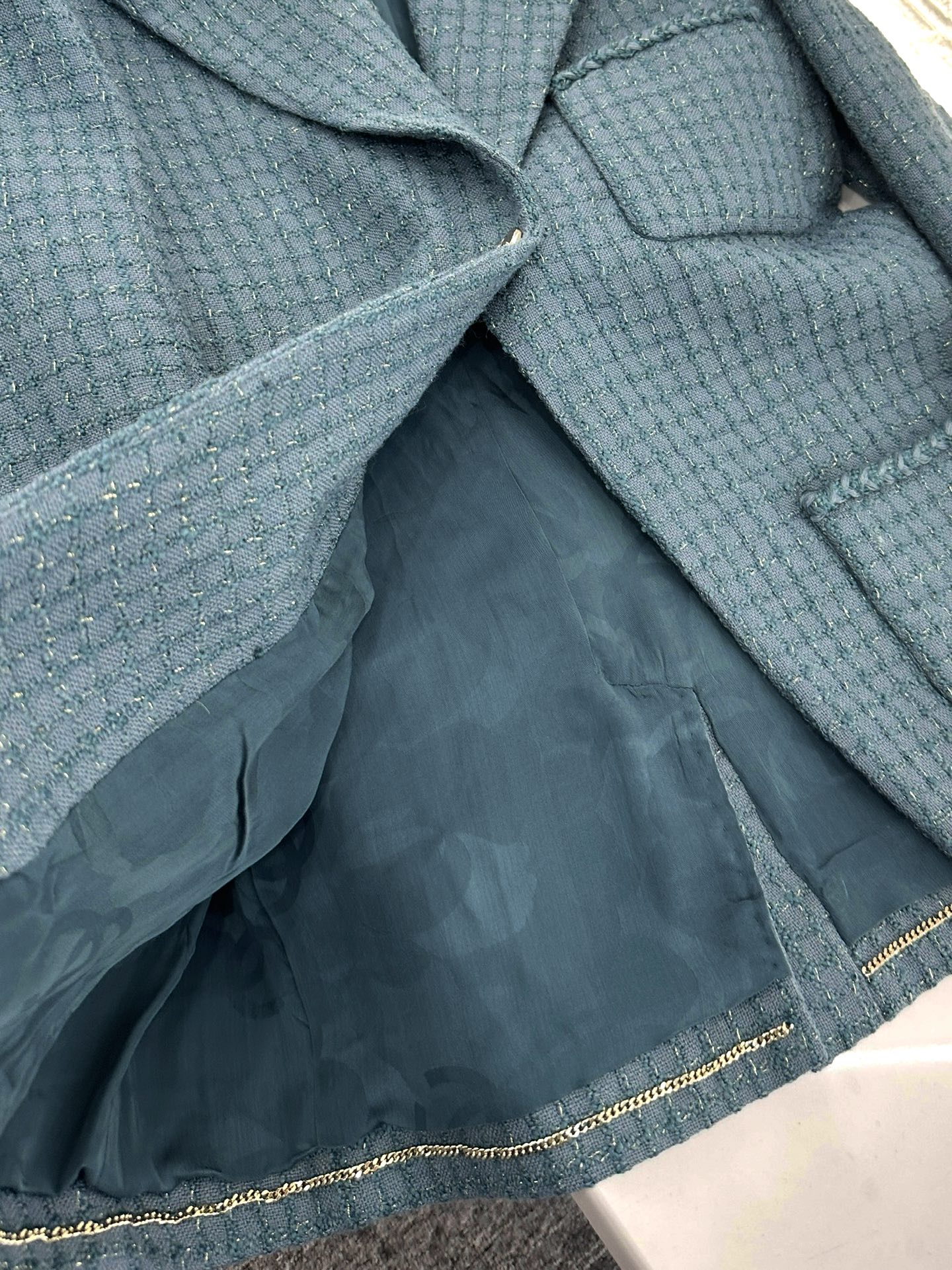 ♥Chane*♥2025新品上架
   格纹粗花呢翻领洋装外套
定制YB进口粗纺羊毛呢材质 肌理明显 质