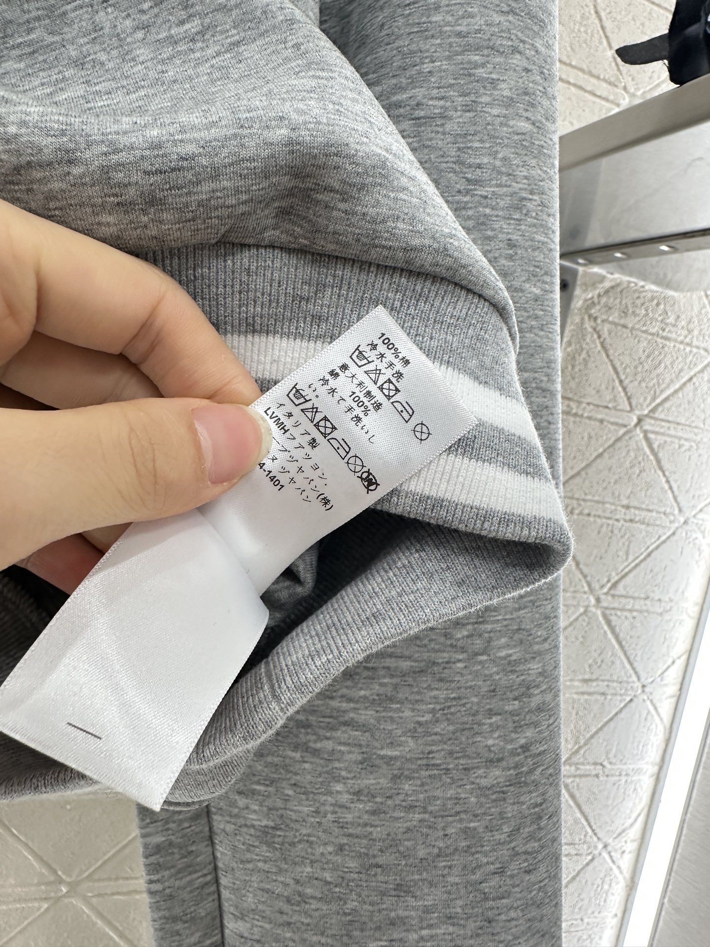 ♥Celin*♥2025新品上架
    圆领卫衣长裤套装
定制YB原生全棉材质 舒适软糯 穿搭洋气 短