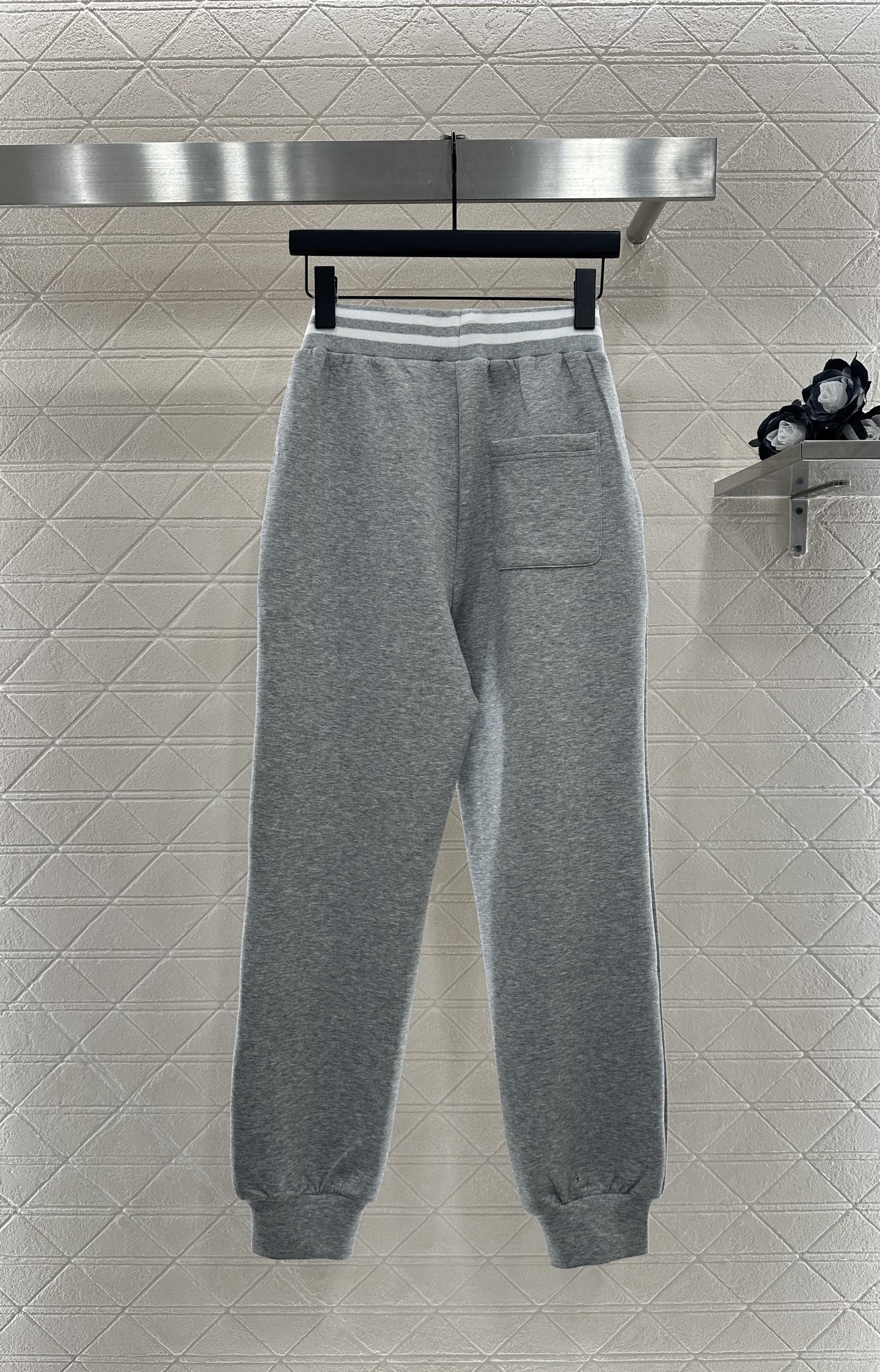 ♥Celin*♥2025新品上架
    圆领卫衣长裤套装
定制YB原生全棉材质 舒适软糯 穿搭洋气 短