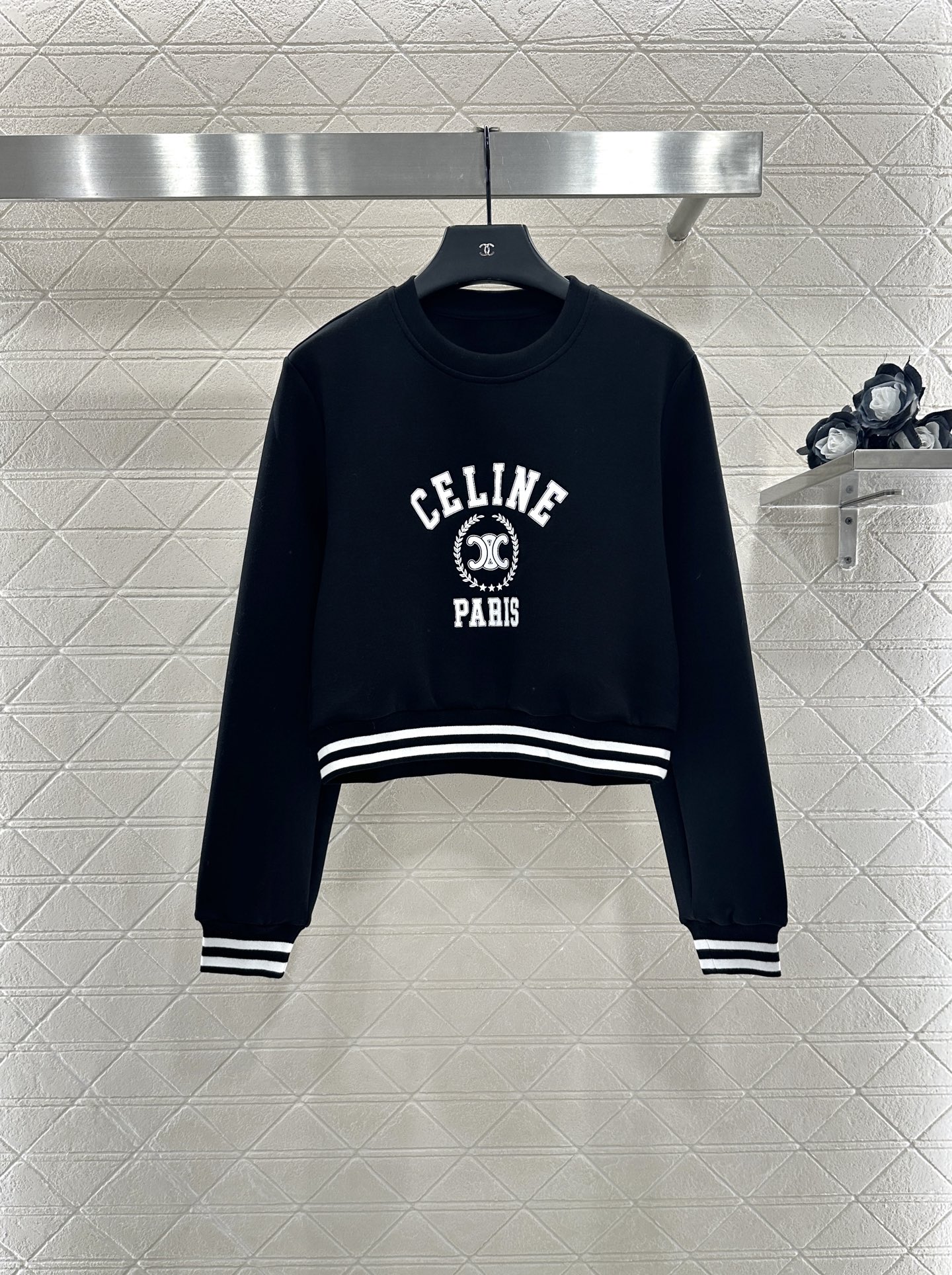 ♥Celin*♥2025新品上架
    圆领卫衣长裤套装
定制YB原生全棉材质 舒适软糯 穿搭洋气 短