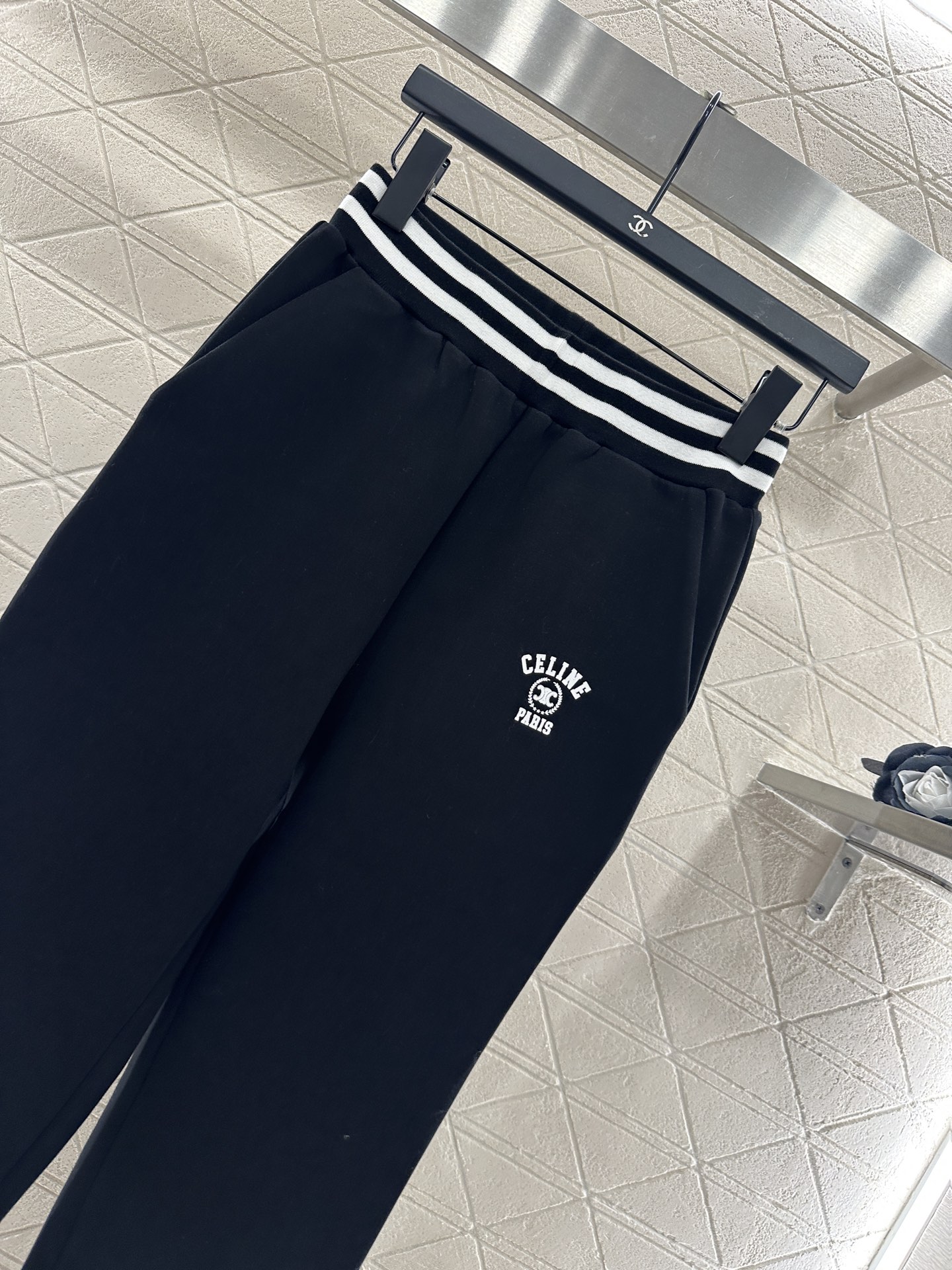 ♥Celin*♥2025新品上架
    圆领卫衣长裤套装
定制YB原生全棉材质 舒适软糯 穿搭洋气 短