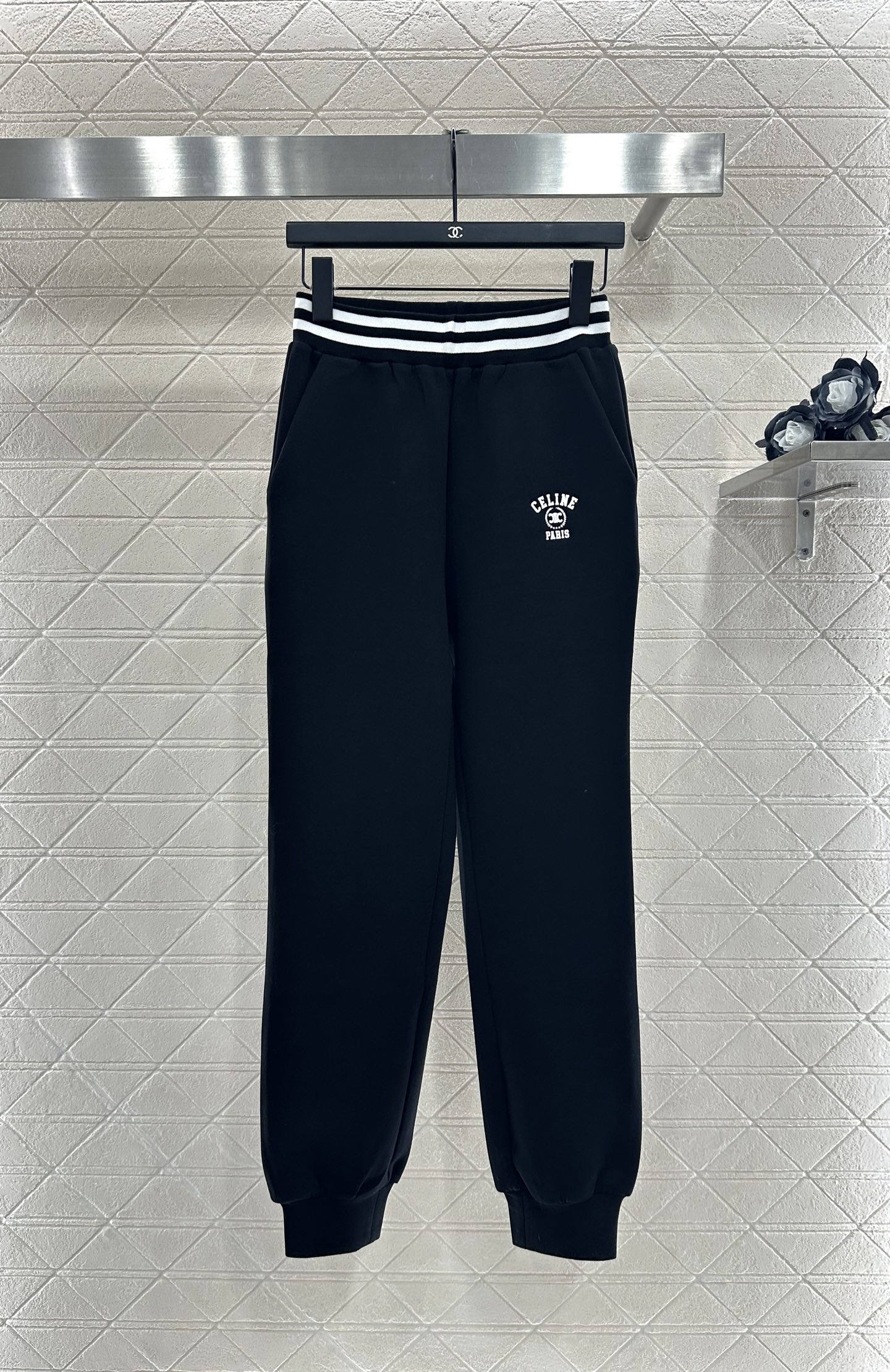 ♥Celin*♥2025新品上架
    圆领卫衣长裤套装
定制YB原生全棉材质 舒适软糯 穿搭洋气 短