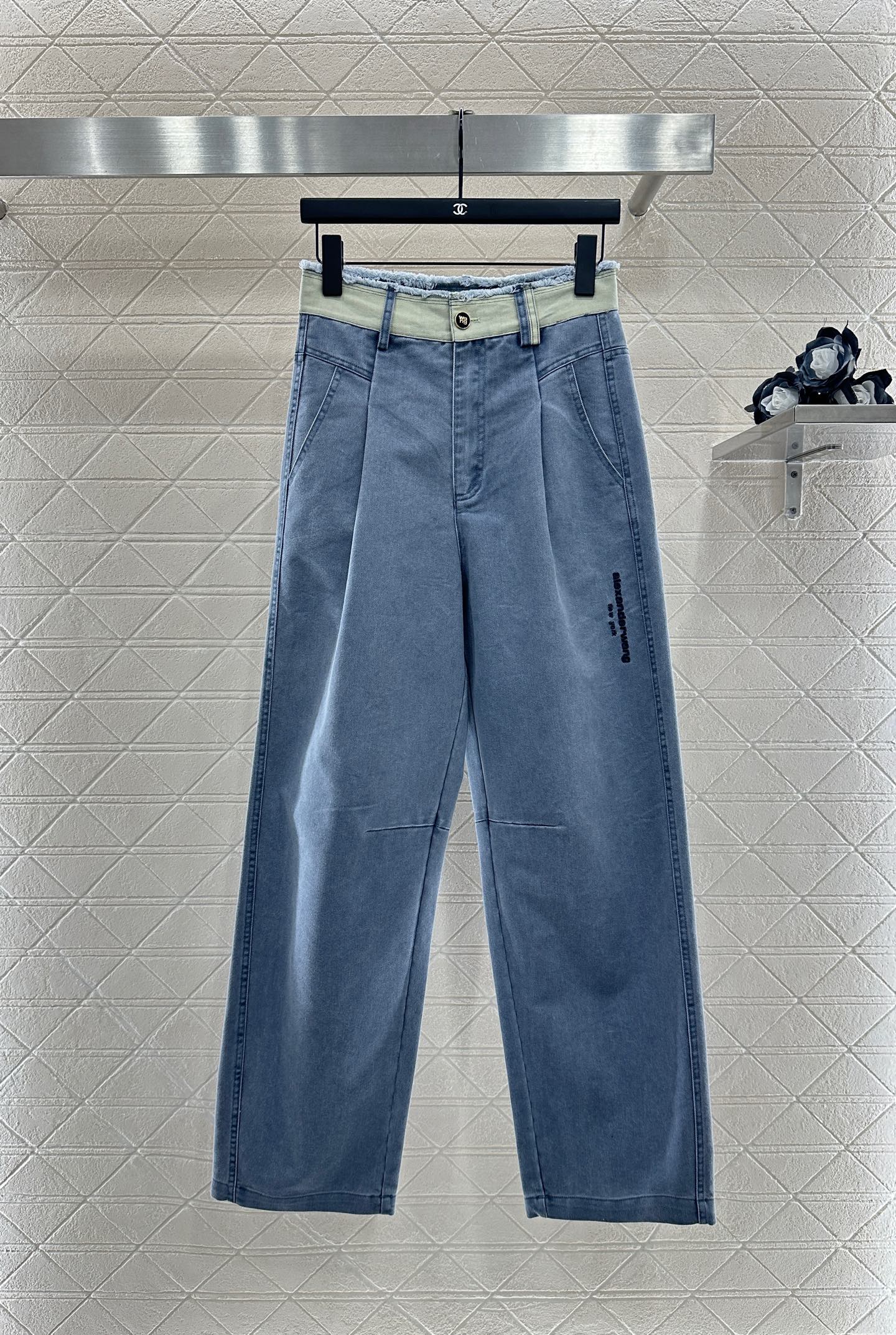 ♥Alexanderwan*♥2025新品上架
       毛边高腰萝卜阔腿长裤
定制YB斜纹全棉材质