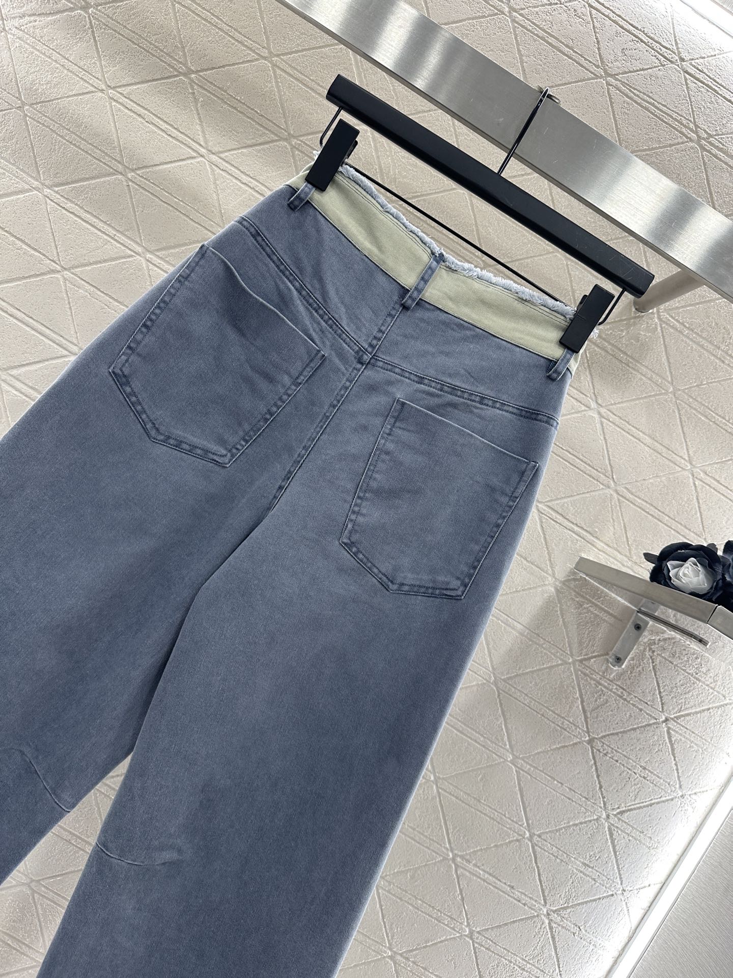 ♥Alexanderwan*♥2025新品上架
       毛边高腰萝卜阔腿长裤
定制YB斜纹全棉材质