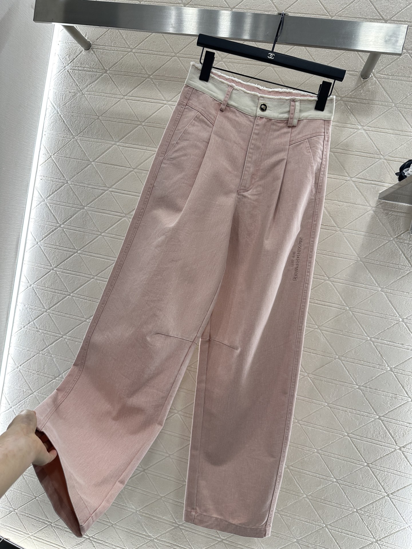 ♥Alexanderwan*♥2025新品上架
       毛边高腰萝卜阔腿长裤
定制YB斜纹全棉材质