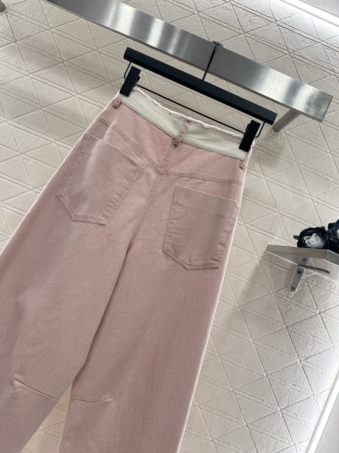 ♥Alexanderwan*♥2025新品上架
       毛边高腰萝卜阔腿长裤
定制YB斜纹全棉材质