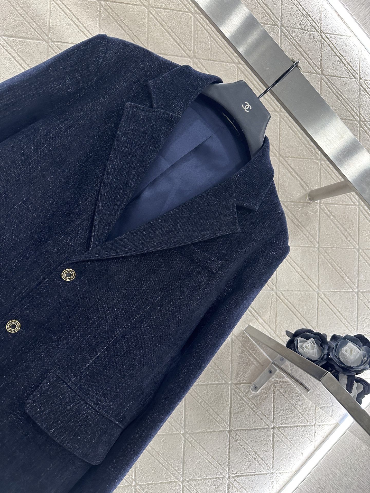 ♥Miumi*♥2025新品上架
  牛仔外套百褶半裙套装
定制YB进口牛仔材质 质感高级舒适 酵素水洗