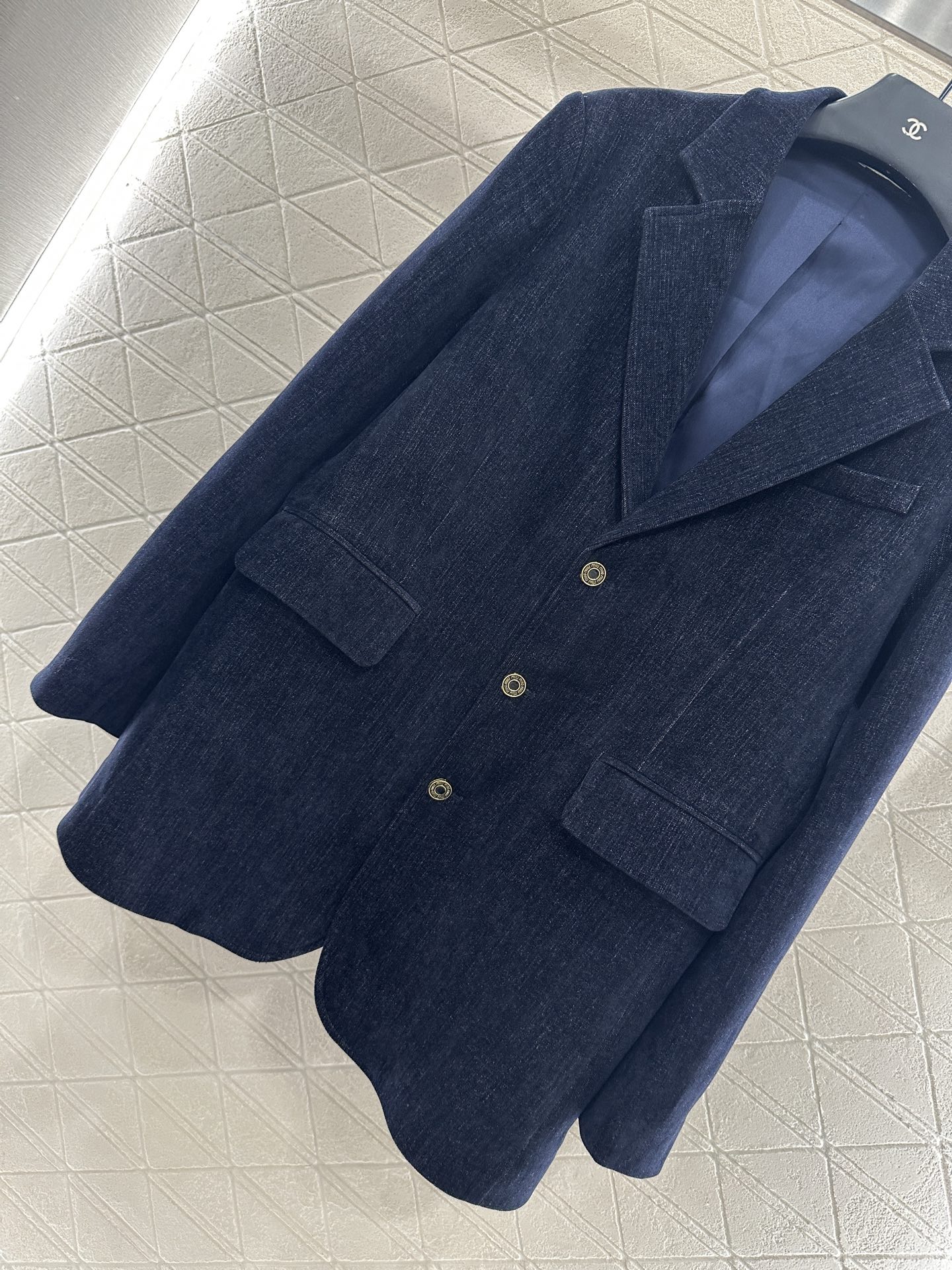 ♥Miumi*♥2025新品上架
  牛仔外套百褶半裙套装
定制YB进口牛仔材质 质感高级舒适 酵素水洗